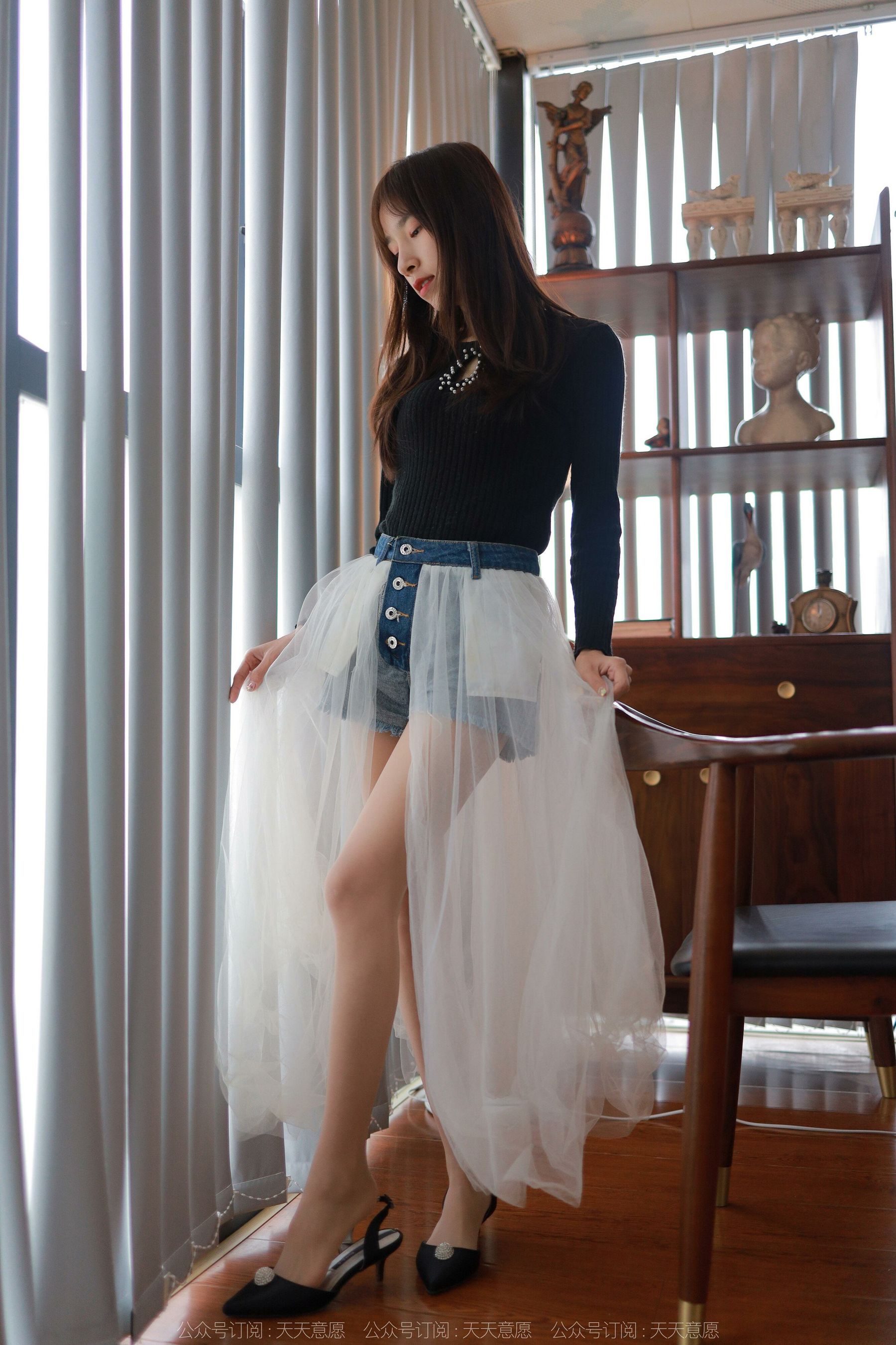 [异思趣向IESS] 模特：美子 《女追男隔层纱》