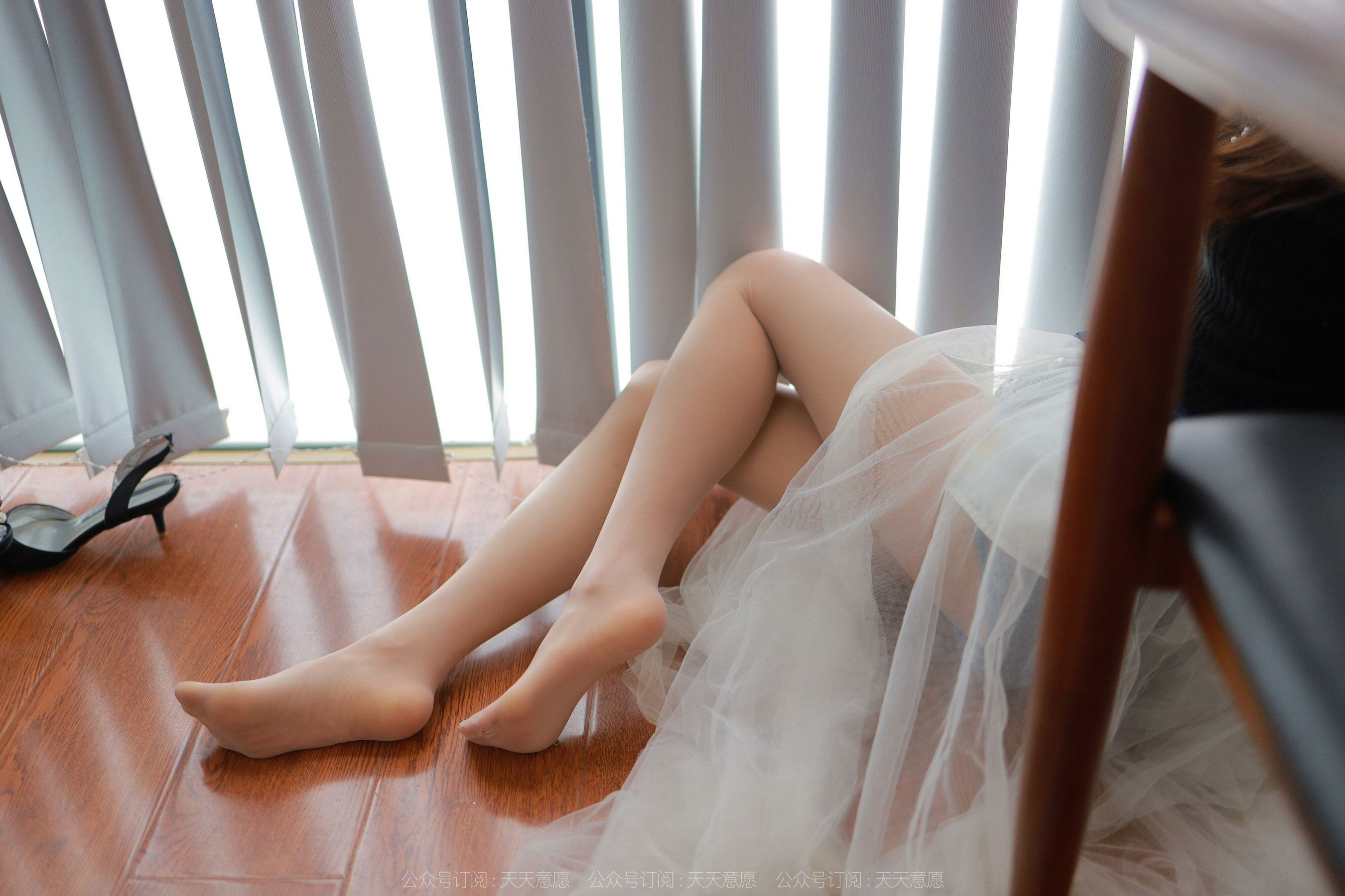 [异思趣向IESS] 模特：美子 《女追男隔层纱》