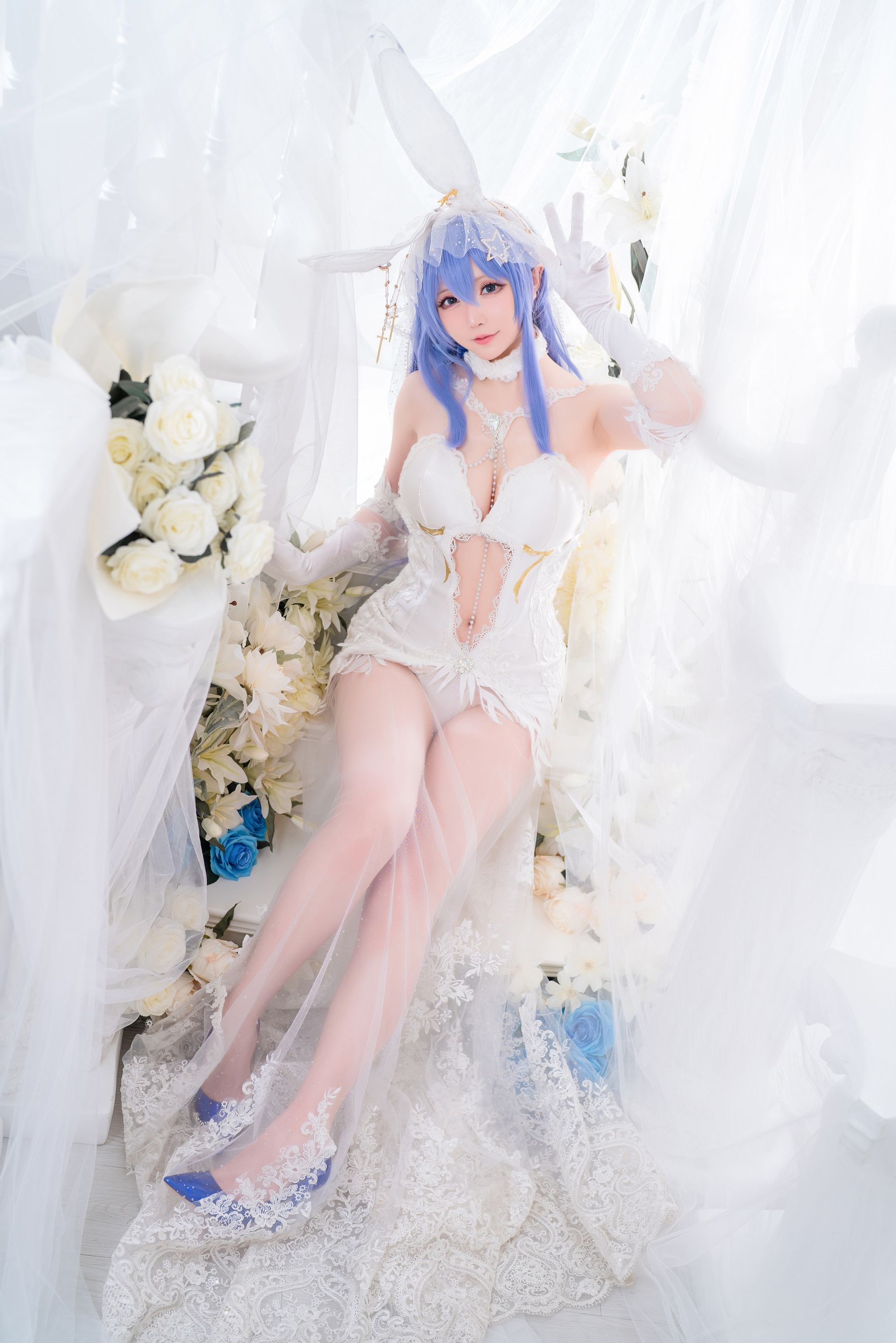 [福利COS] Coser小姐姐星之迟迟 - 碧蓝航线 花园