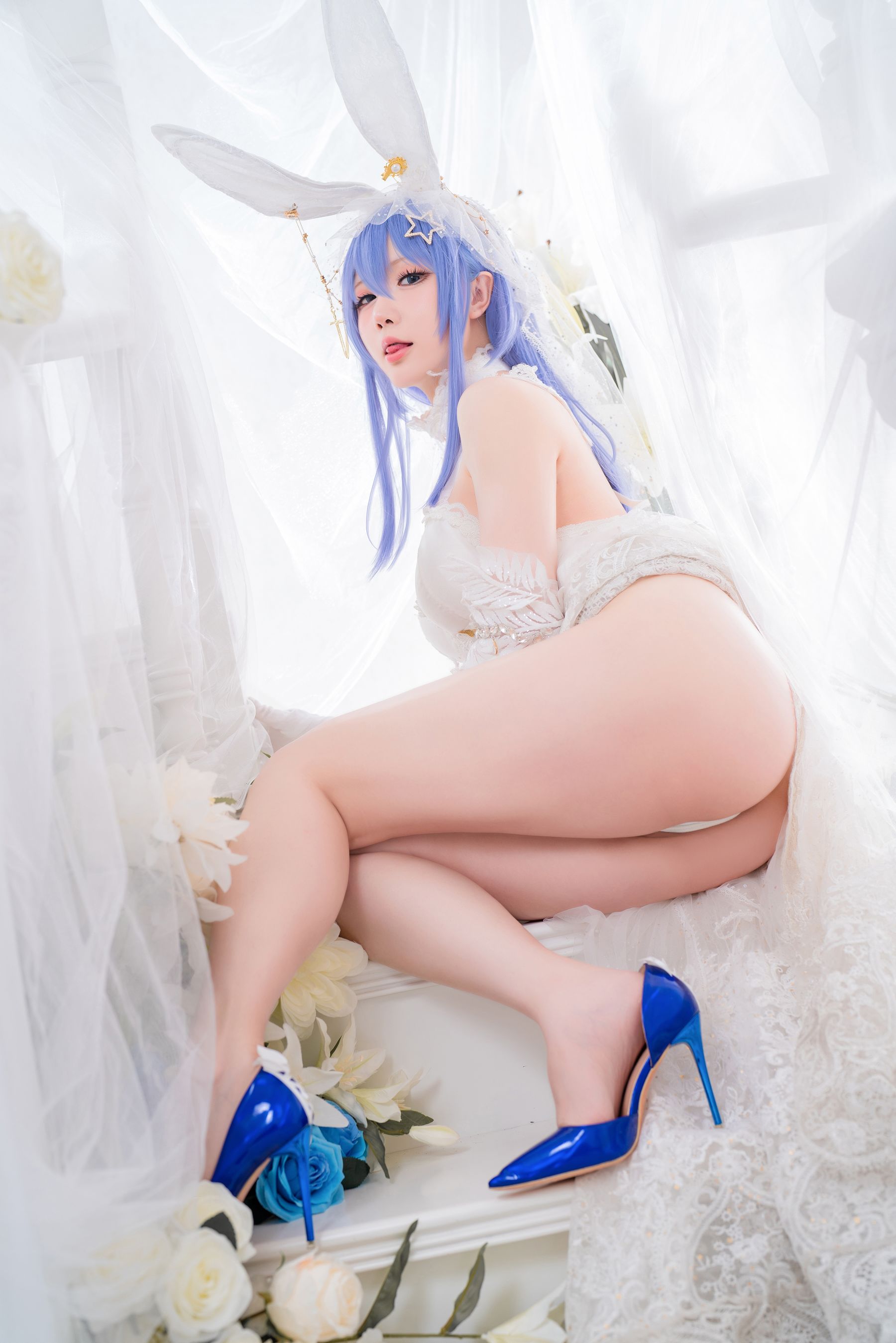 [福利COS] Coser小姐姐星之迟迟 - 碧蓝航线 花园