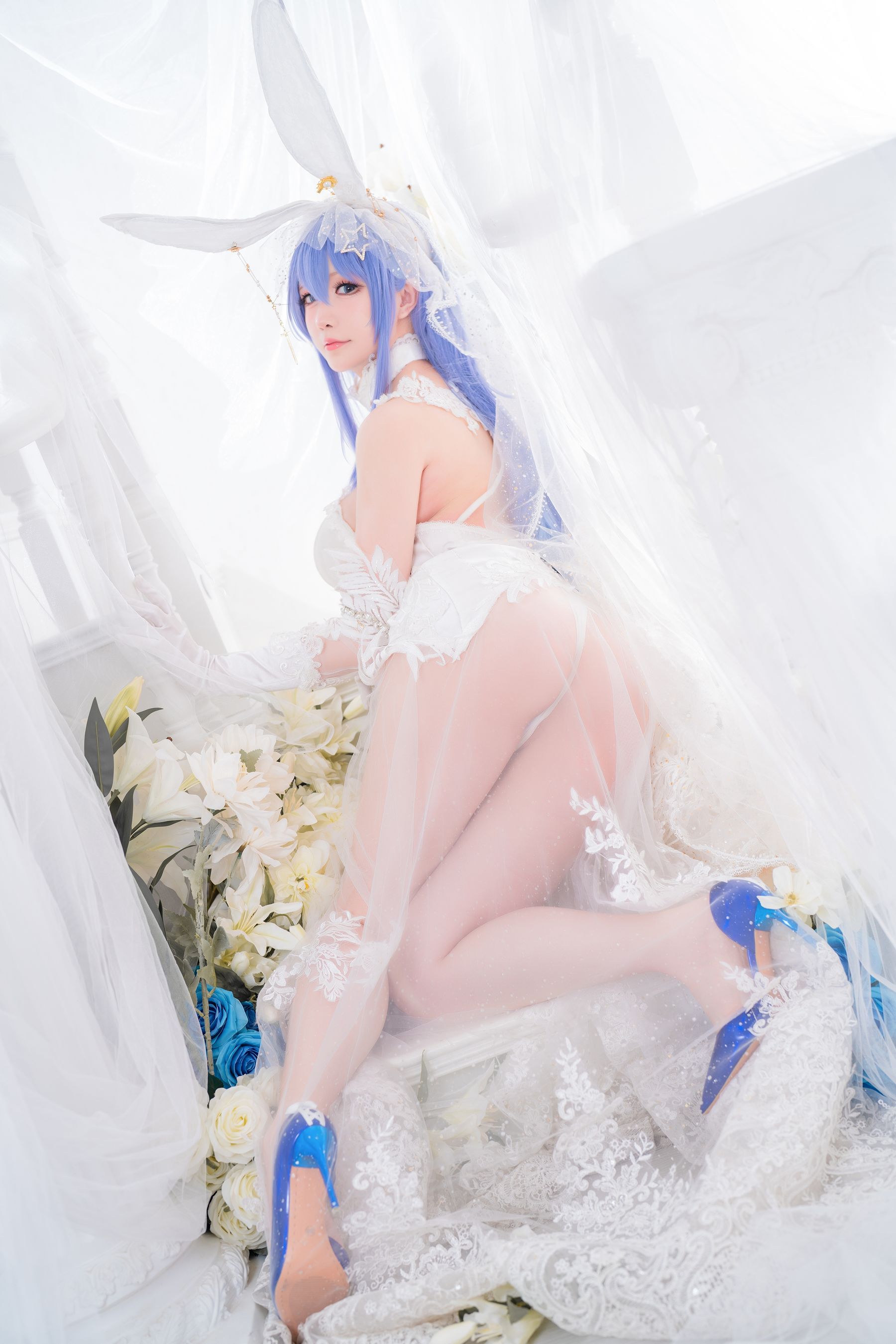 [福利COS] Coser小姐姐星之迟迟 - 碧蓝航线 花园