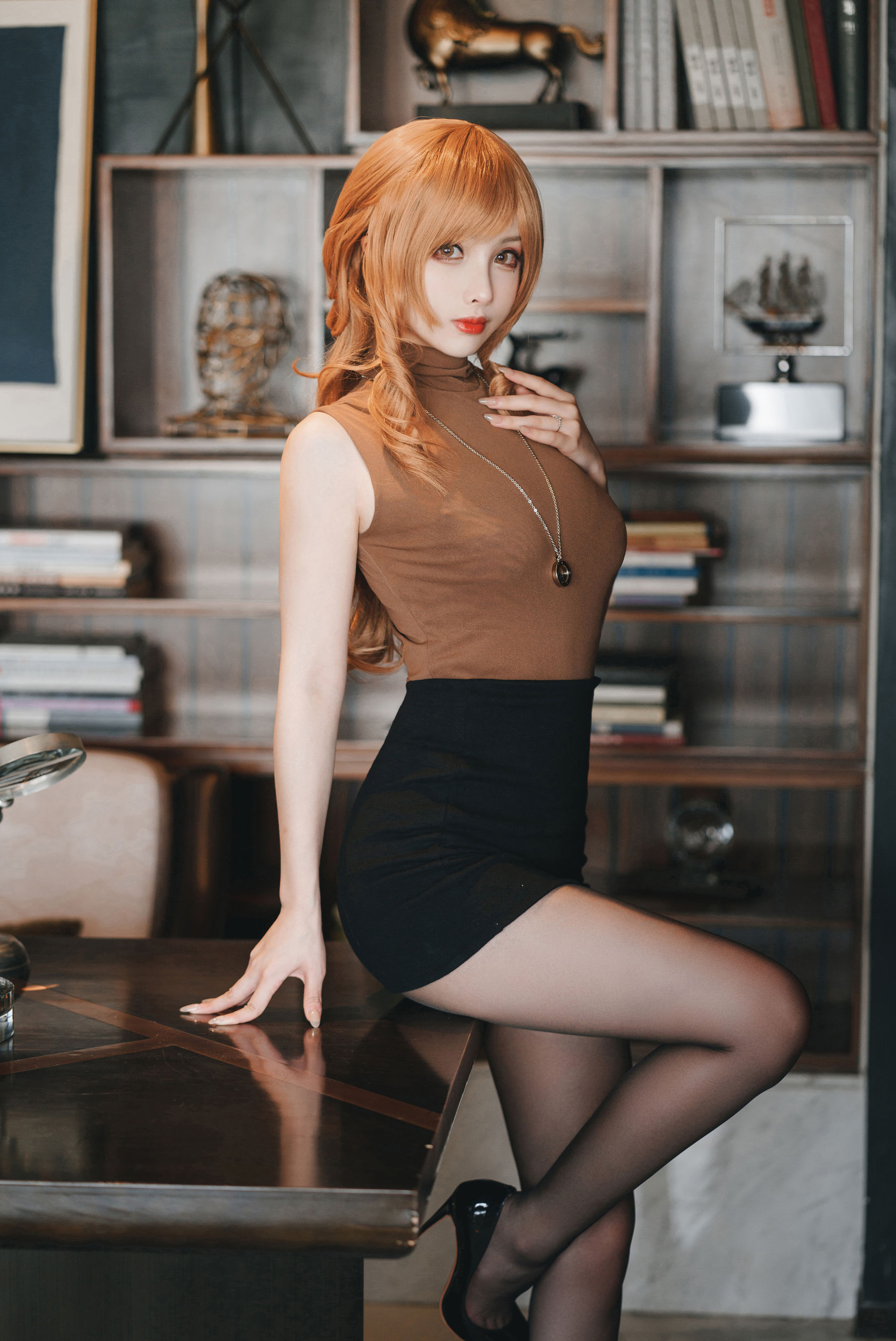 [福利COS] COS福利rioko凉凉子(肉扣热热子) - 人妻的一天-公司篇