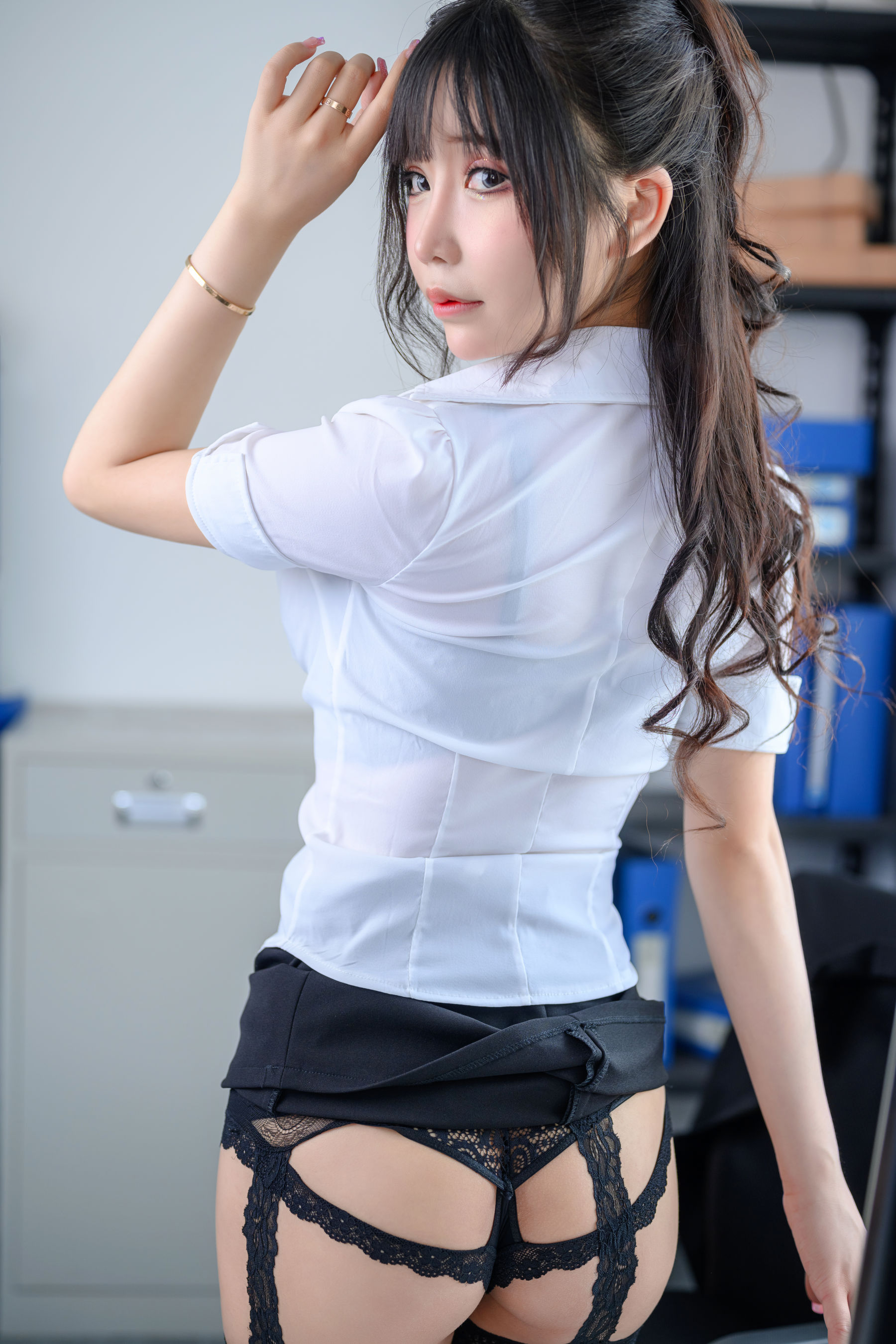 [福利COS] 二次元妹子抱走莫子aa - OL太太