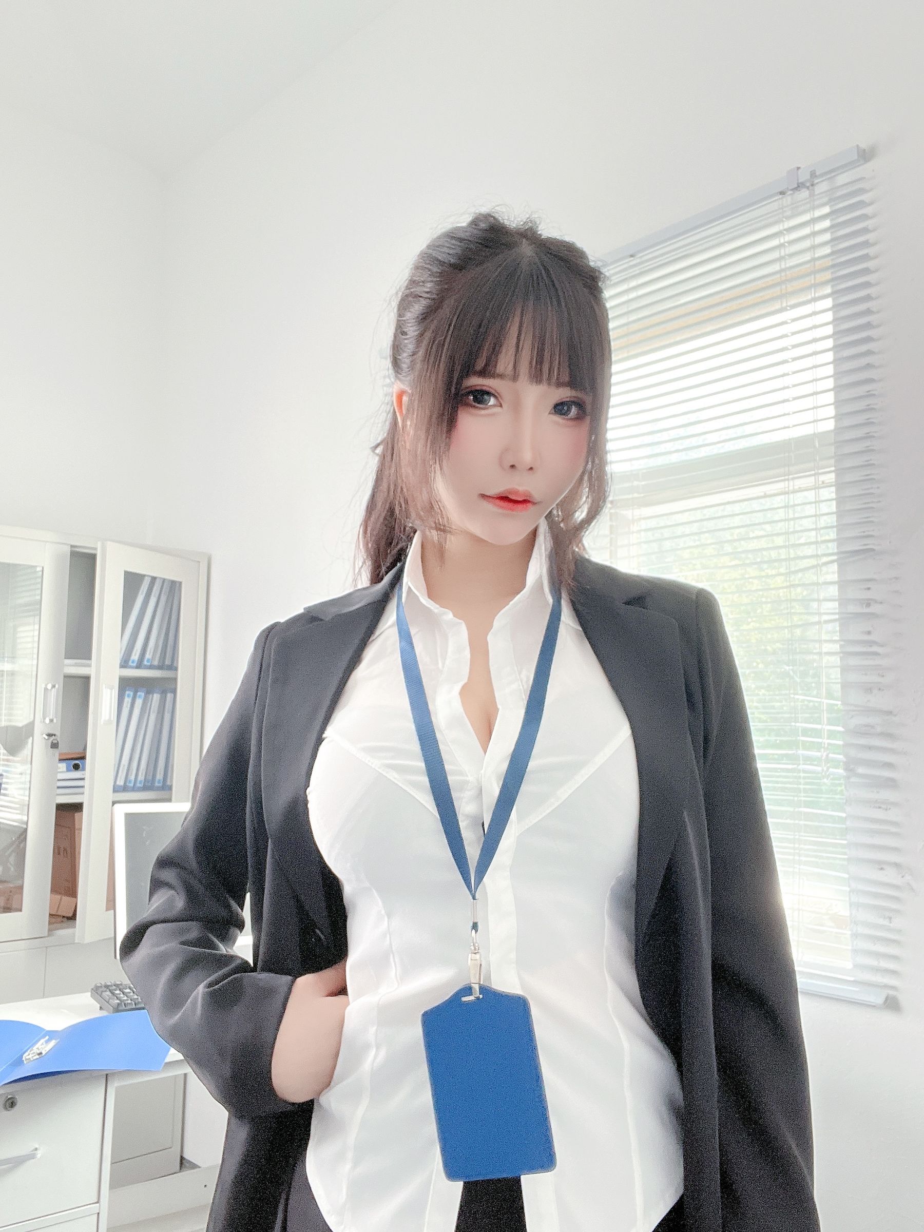 [福利COS] 二次元妹子抱走莫子aa - OL太太