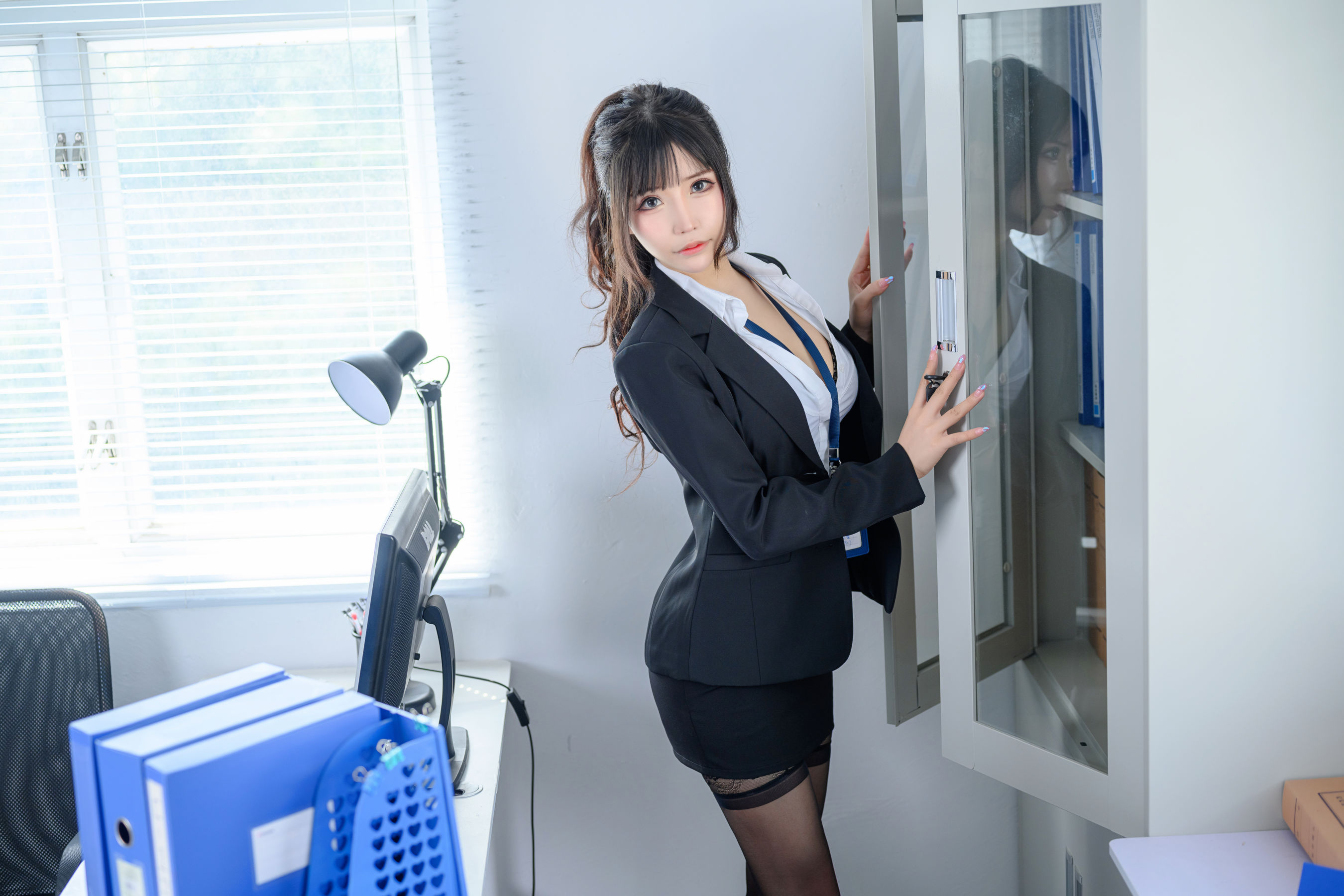 [福利COS] 二次元妹子抱走莫子aa - OL太太