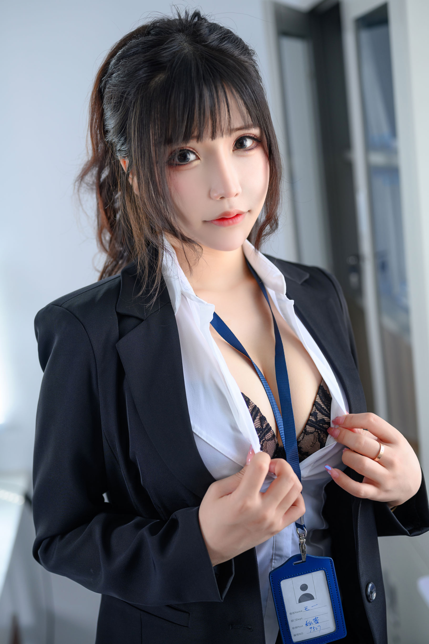 [福利COS] 二次元妹子抱走莫子aa - OL太太