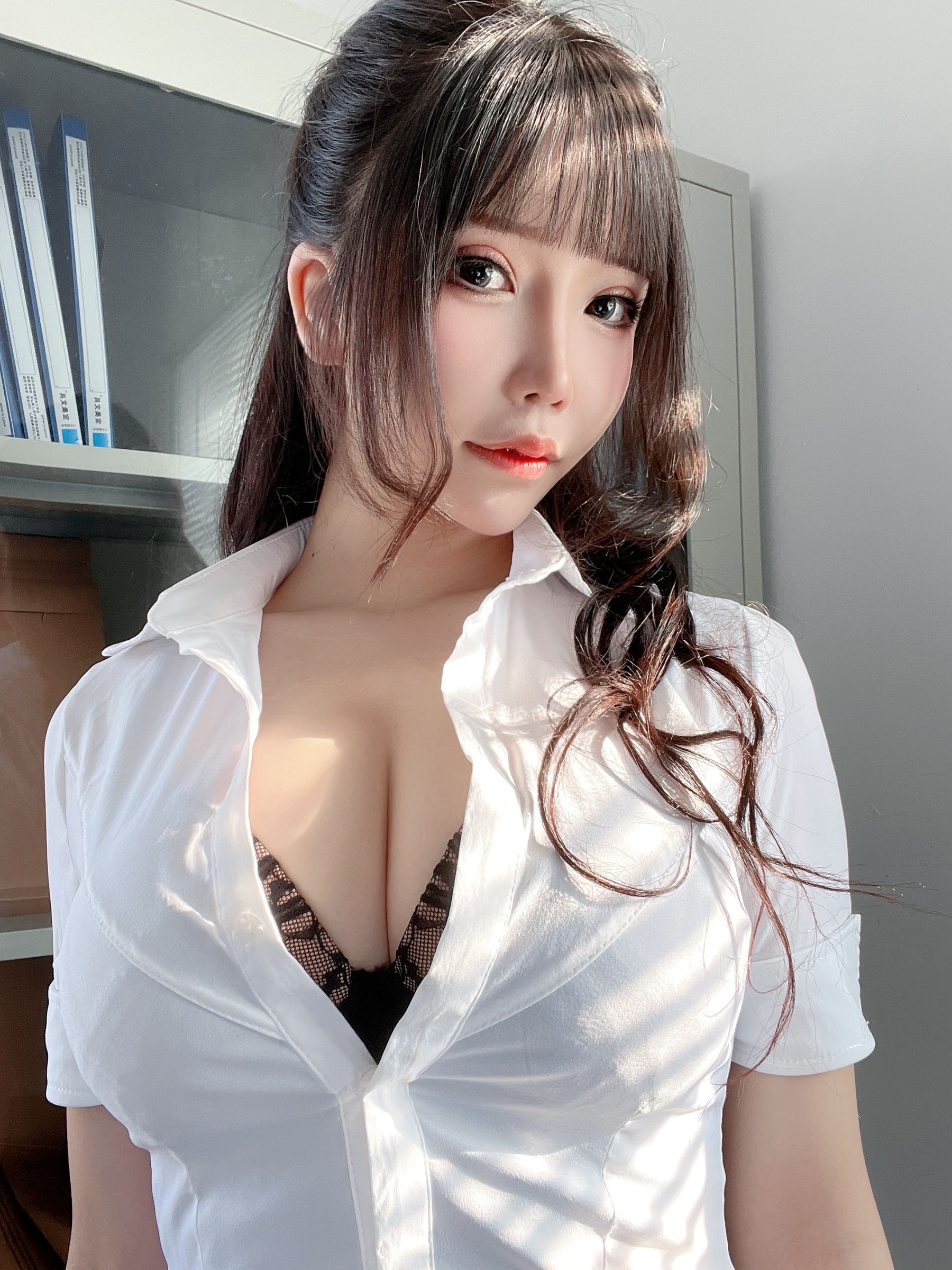 [福利COS] 二次元妹子抱走莫子aa - OL太太