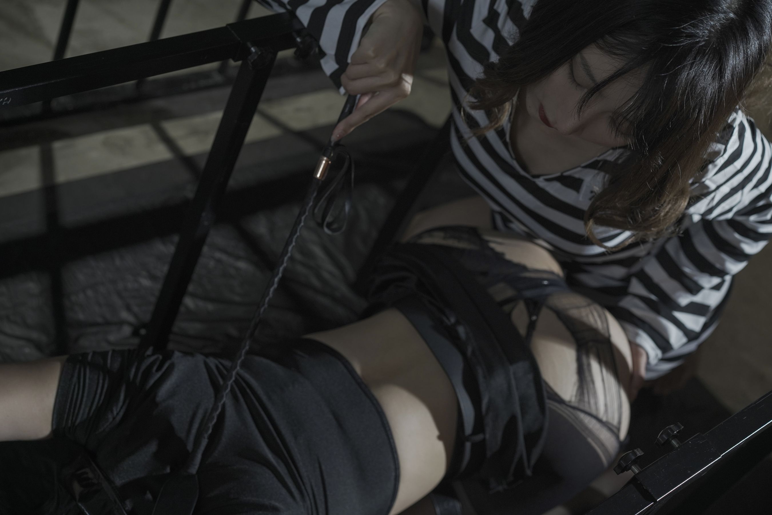 [福利COS] 云溪溪 - 奶桃 N48囚徒