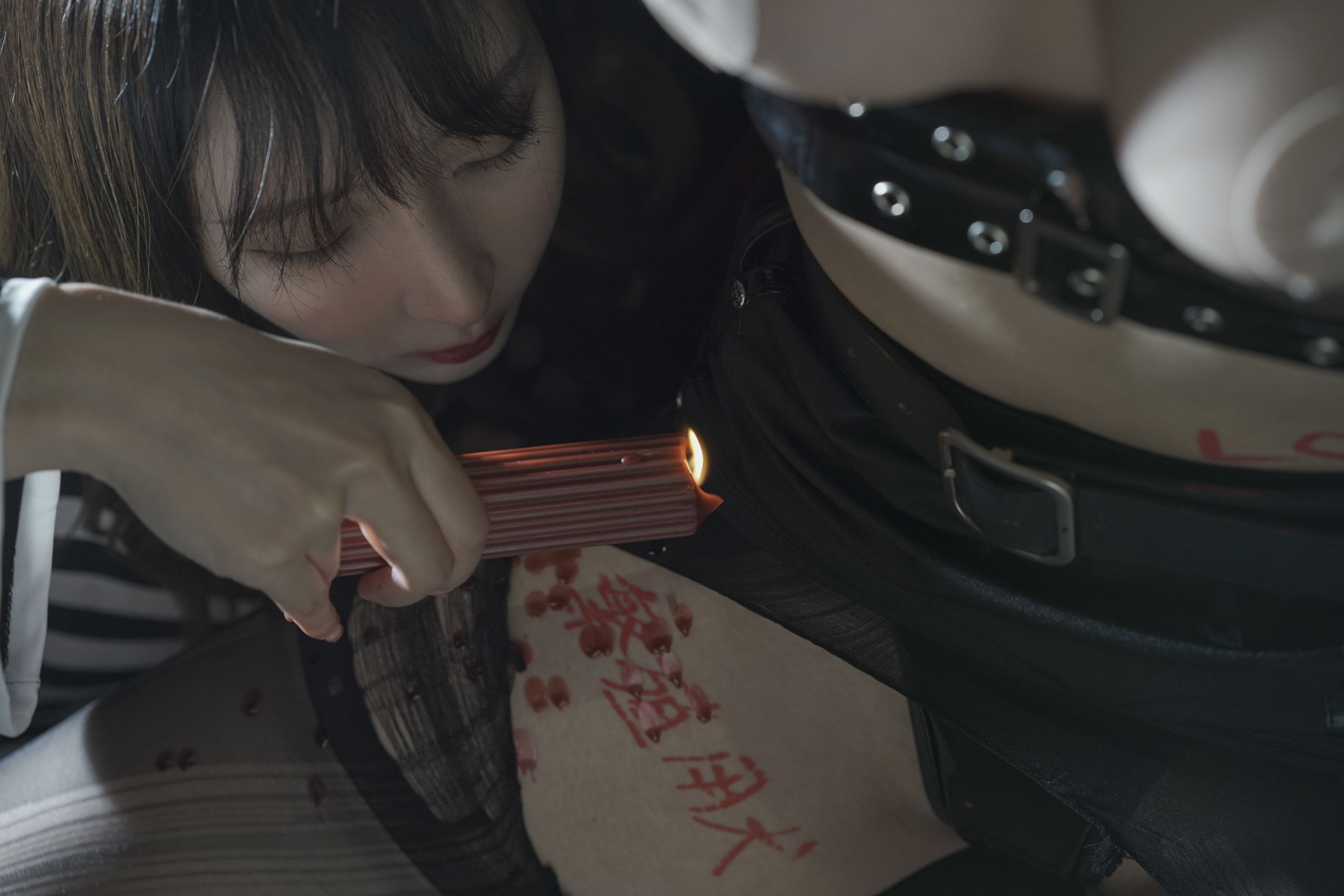 [福利COS] 云溪溪 - 奶桃 N48囚徒