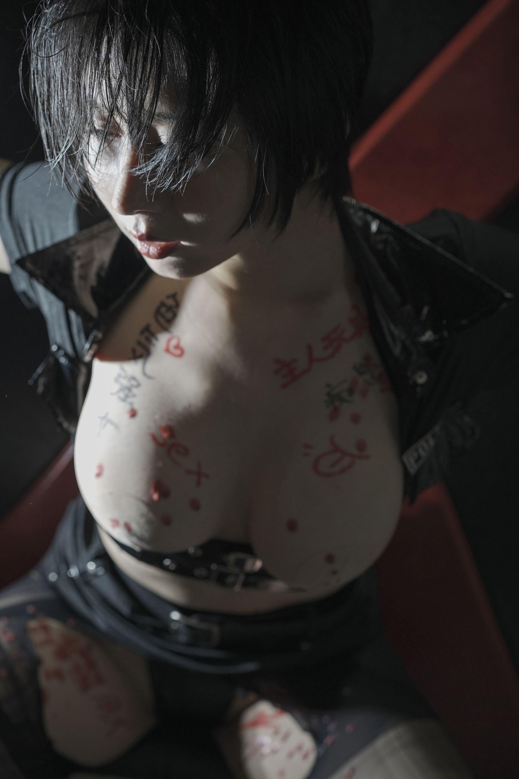 [福利COS] 云溪溪 - 奶桃 N48囚徒