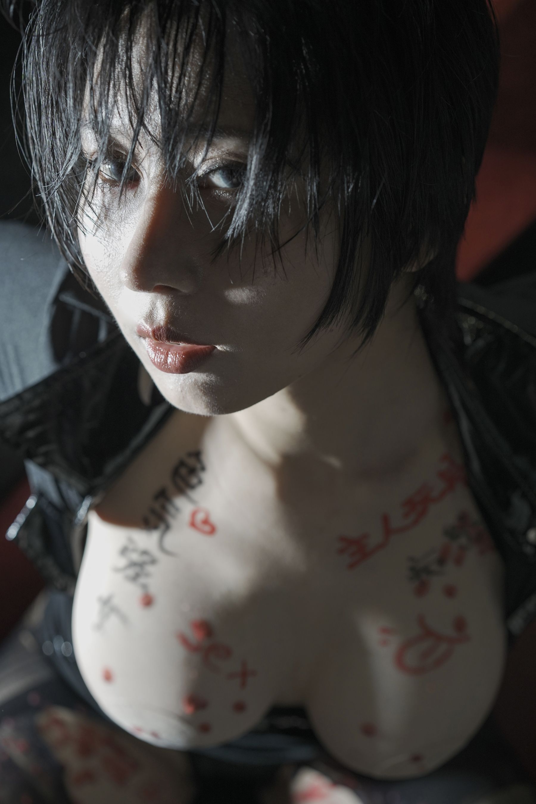 [福利COS] 云溪溪 - 奶桃 N48囚徒