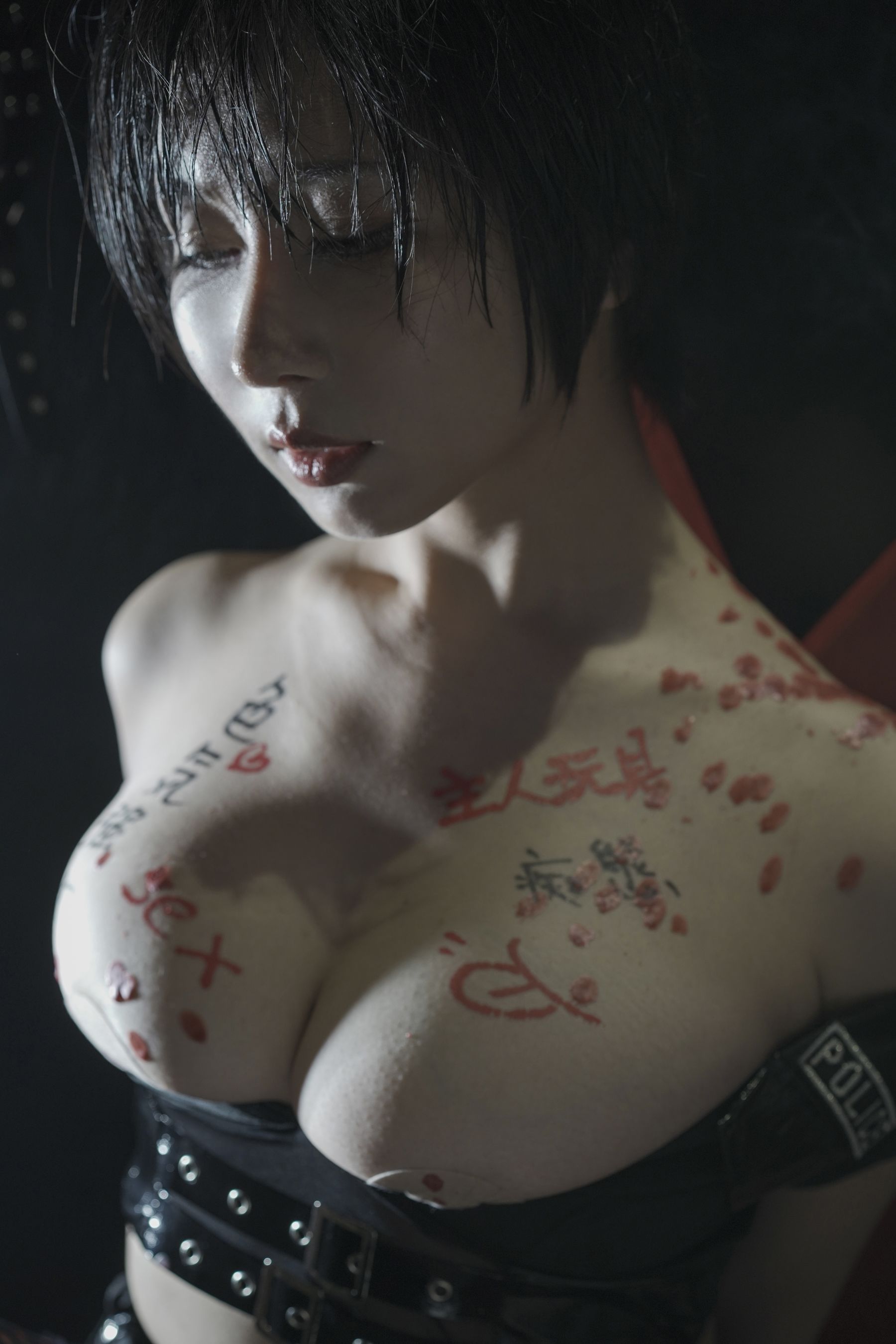 [福利COS] 云溪溪 - 奶桃 N48囚徒