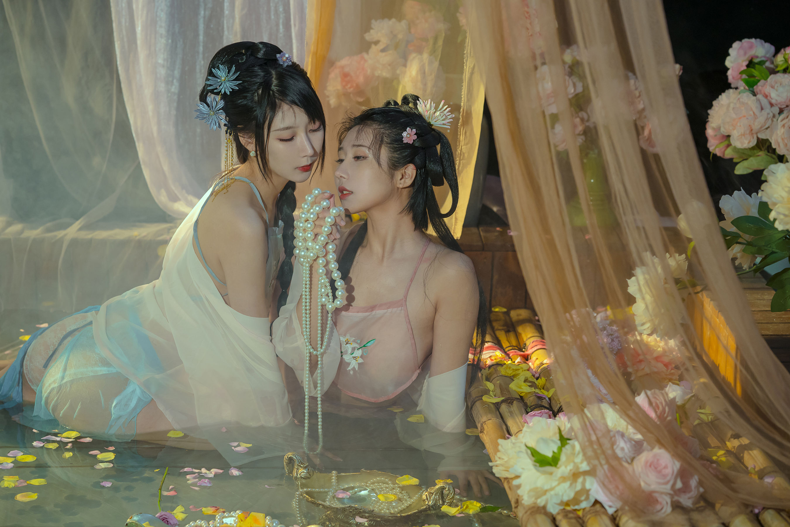 [福利COS] 云溪溪 - 奶桃 水池