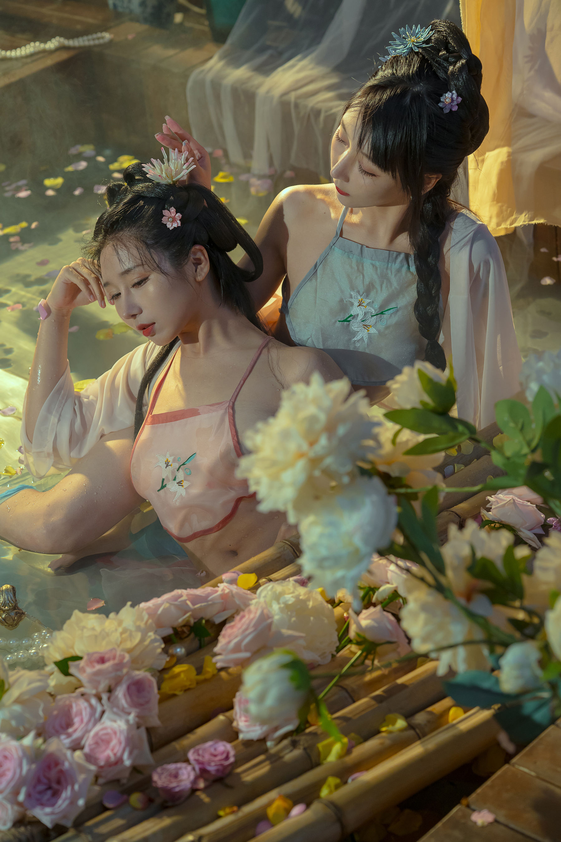 [福利COS] 云溪溪 - 奶桃 水池