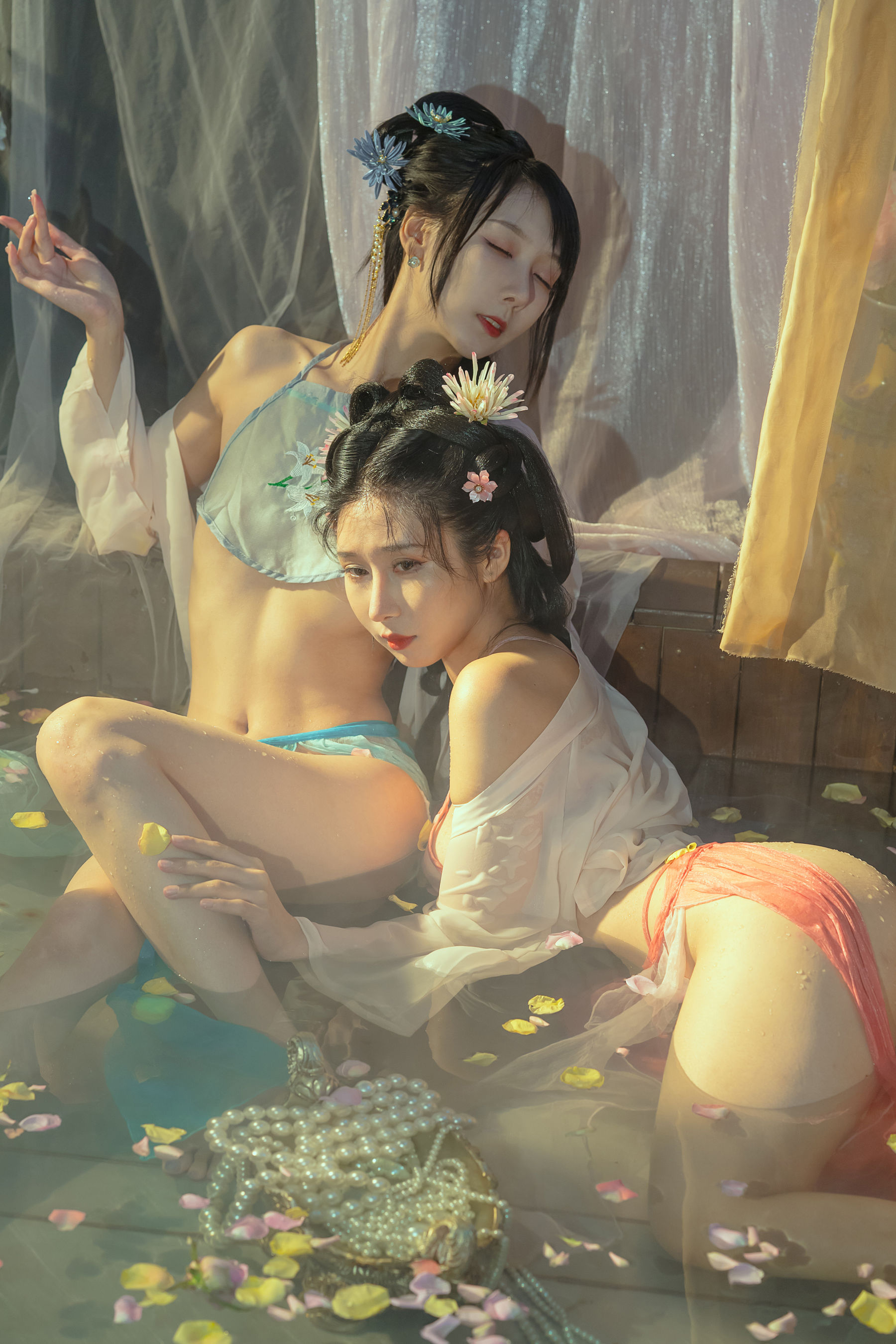 [福利COS] 云溪溪 - 奶桃 水池