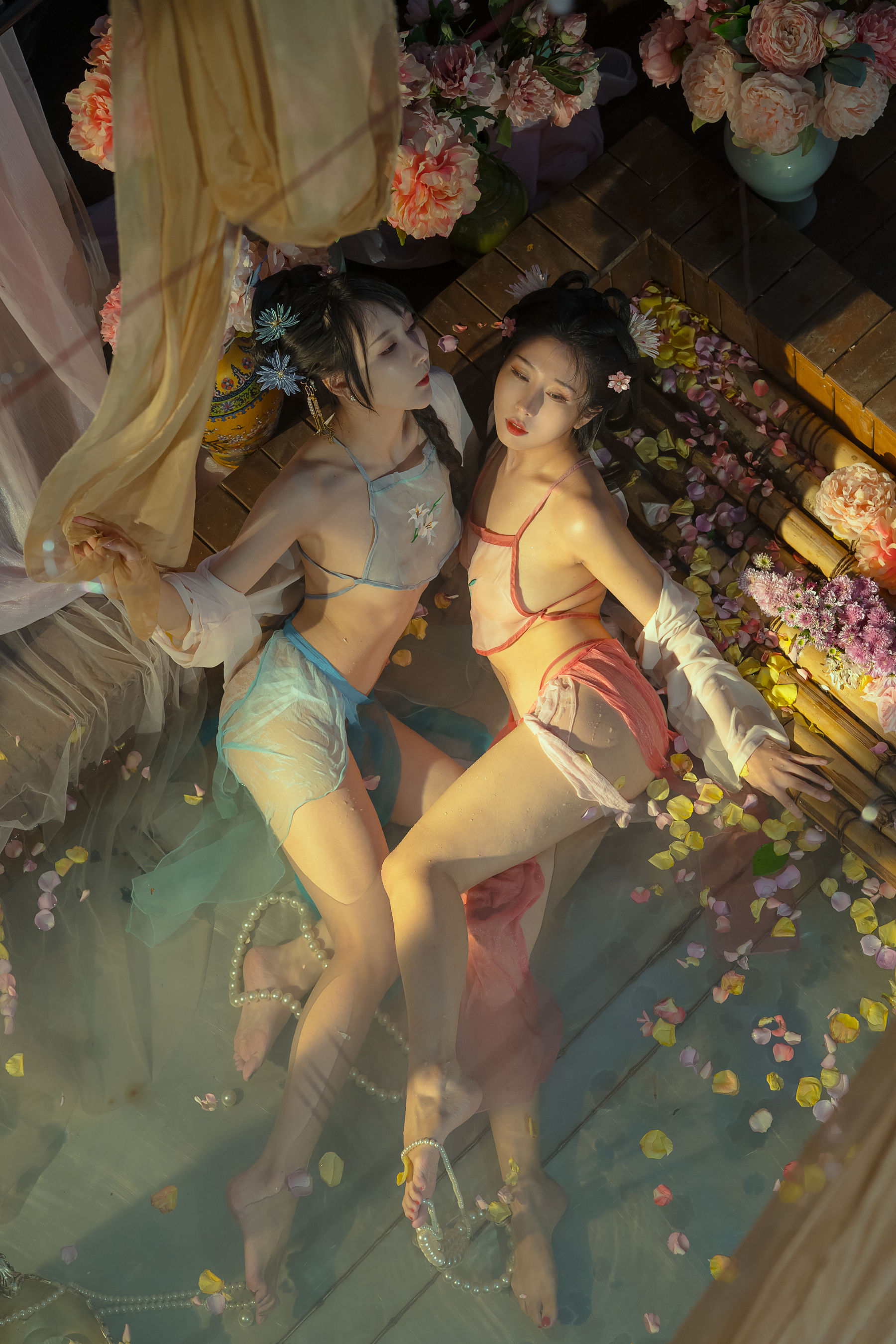[福利COS] 云溪溪 - 奶桃 水池