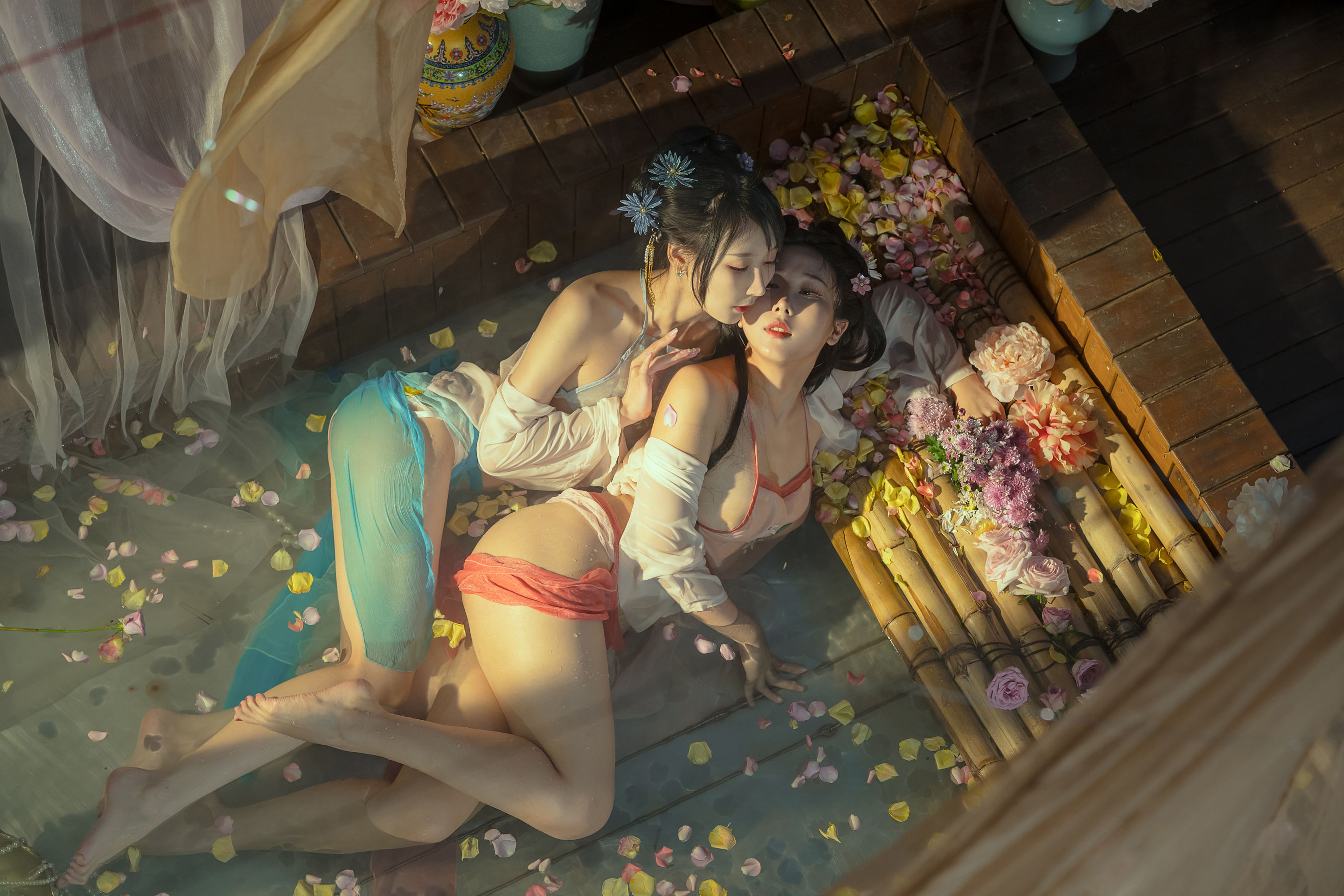 [福利COS] 云溪溪 - 奶桃 水池