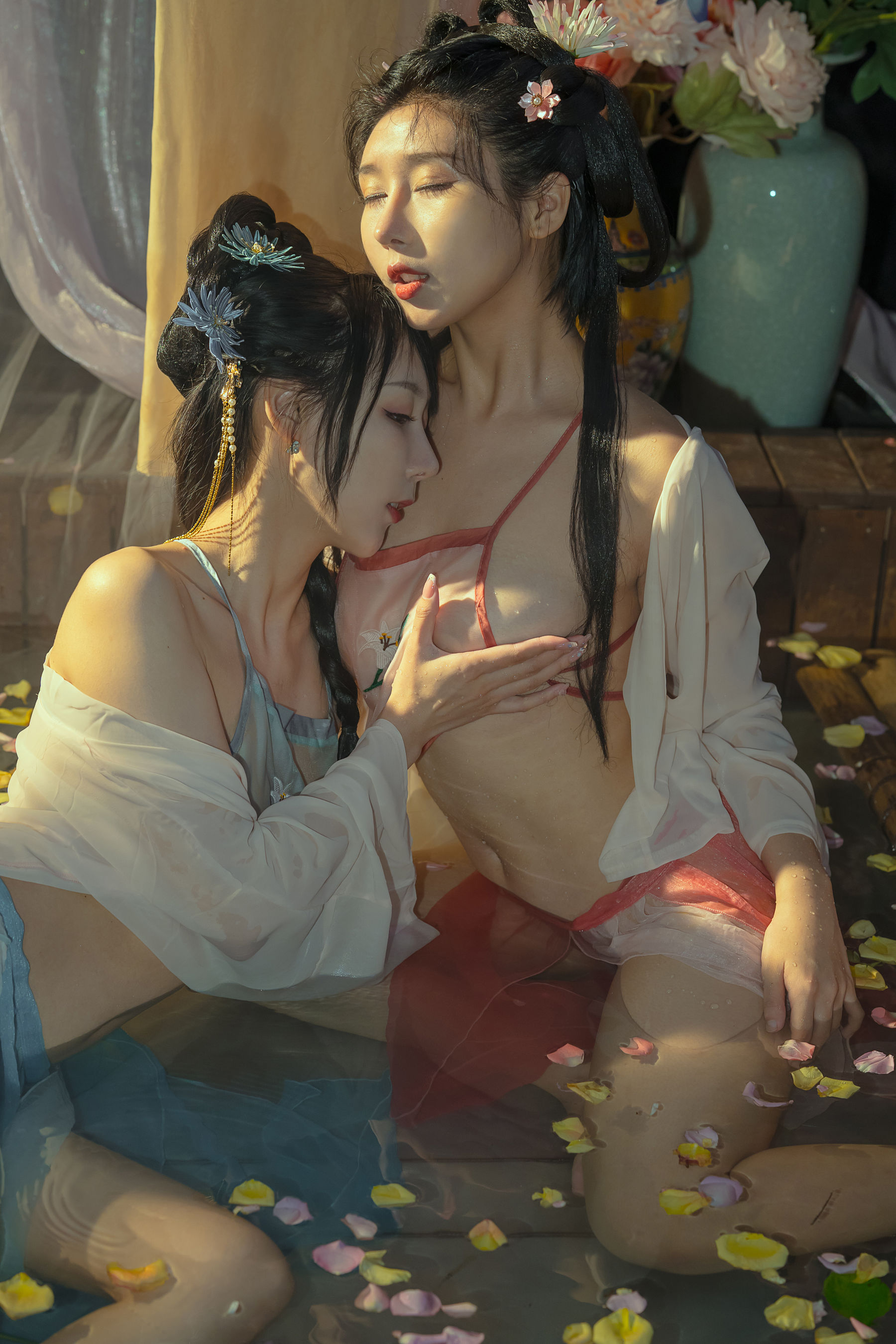 [福利COS] 云溪溪 - 奶桃 水池