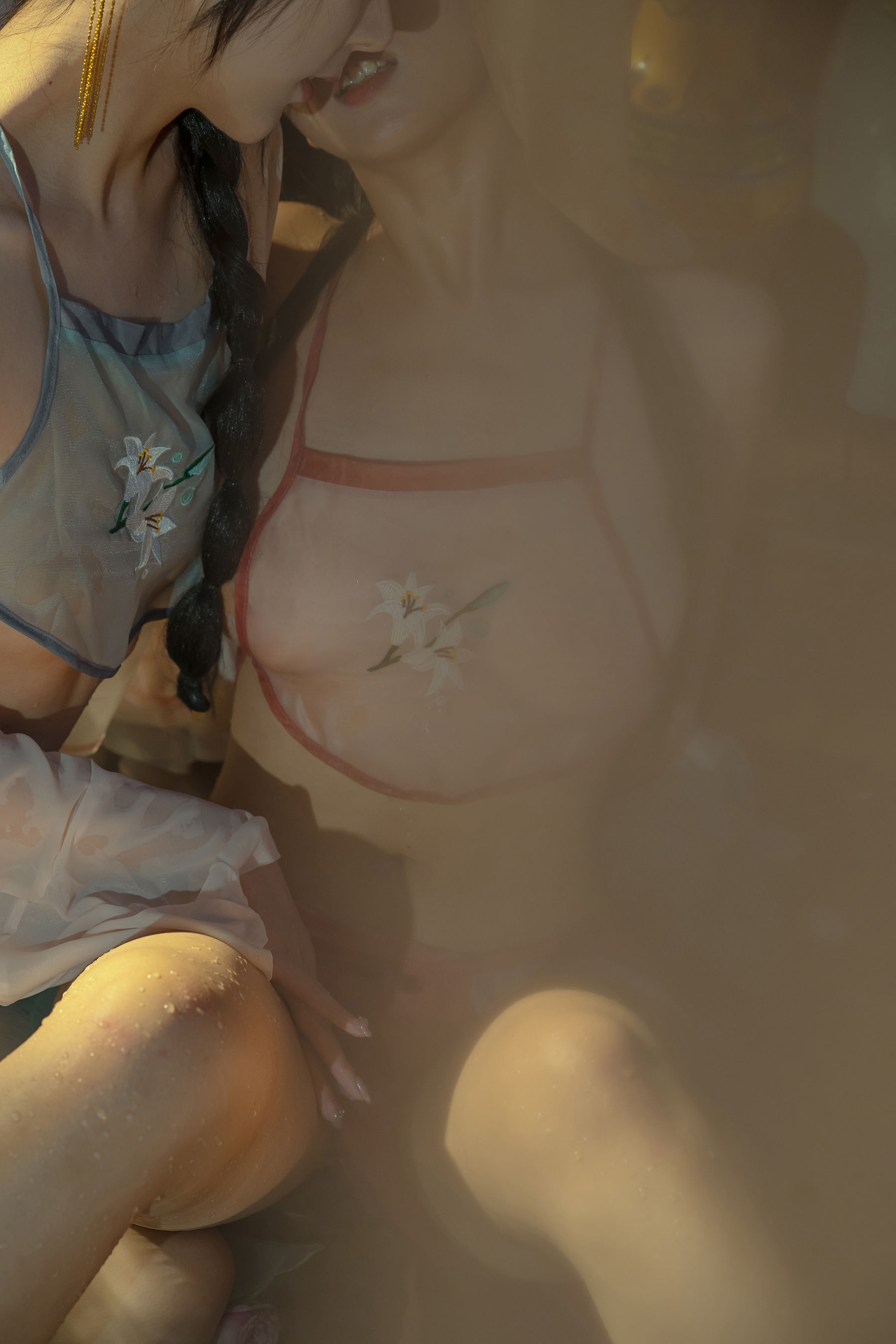 [福利COS] 云溪溪 - 奶桃 水池