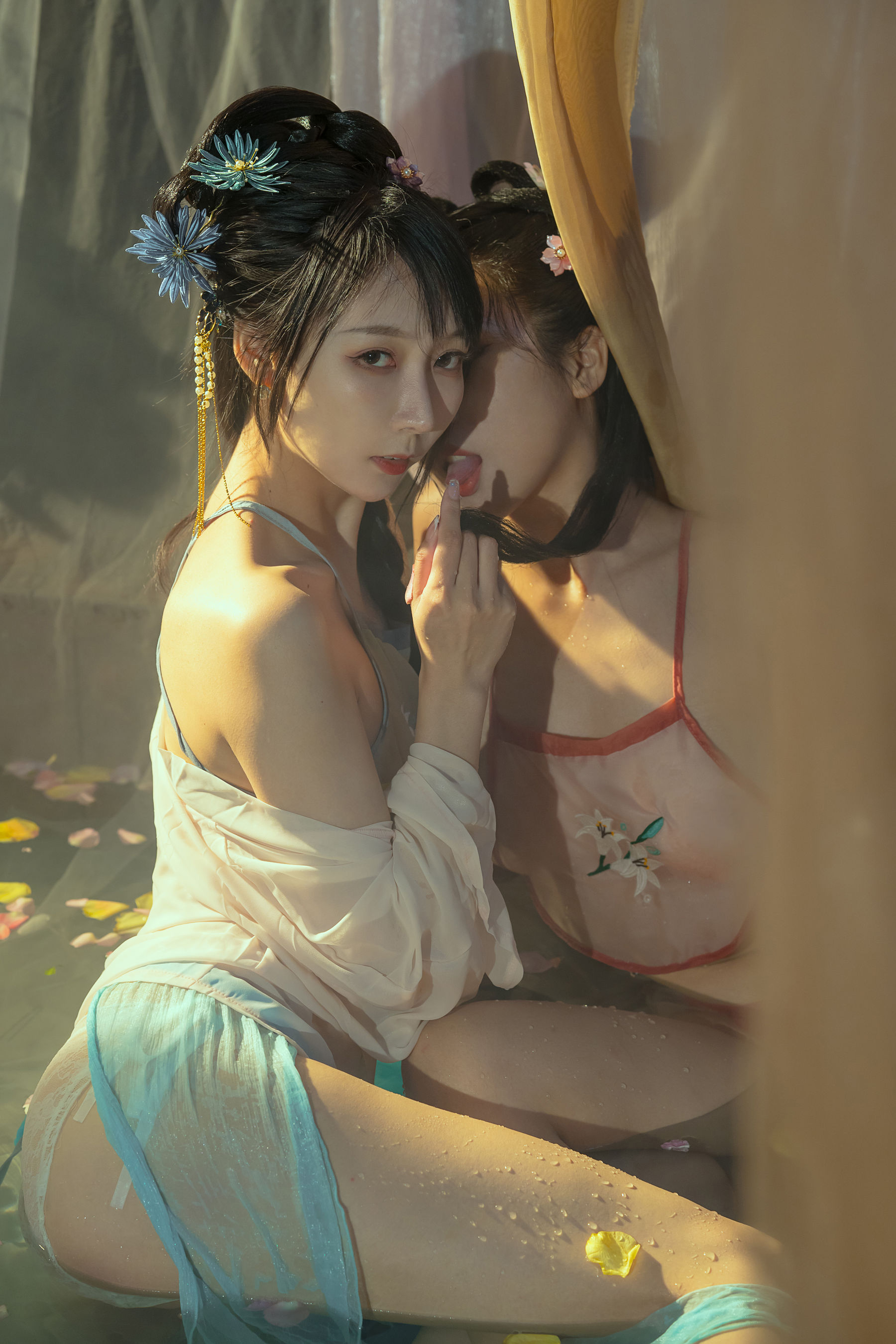 [福利COS] 云溪溪 - 奶桃 水池