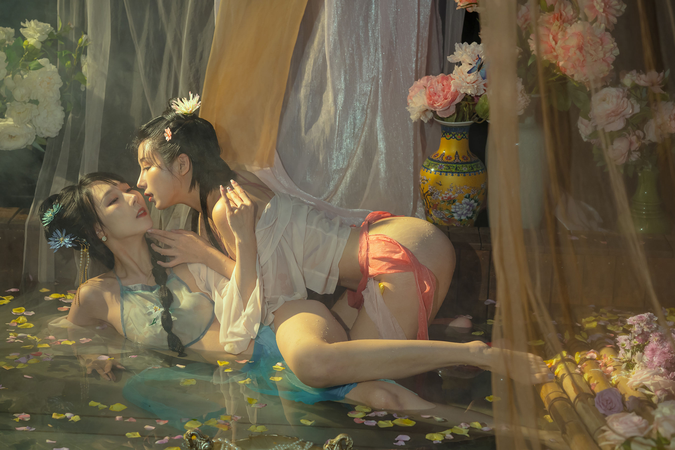 [福利COS] 云溪溪 - 奶桃 水池