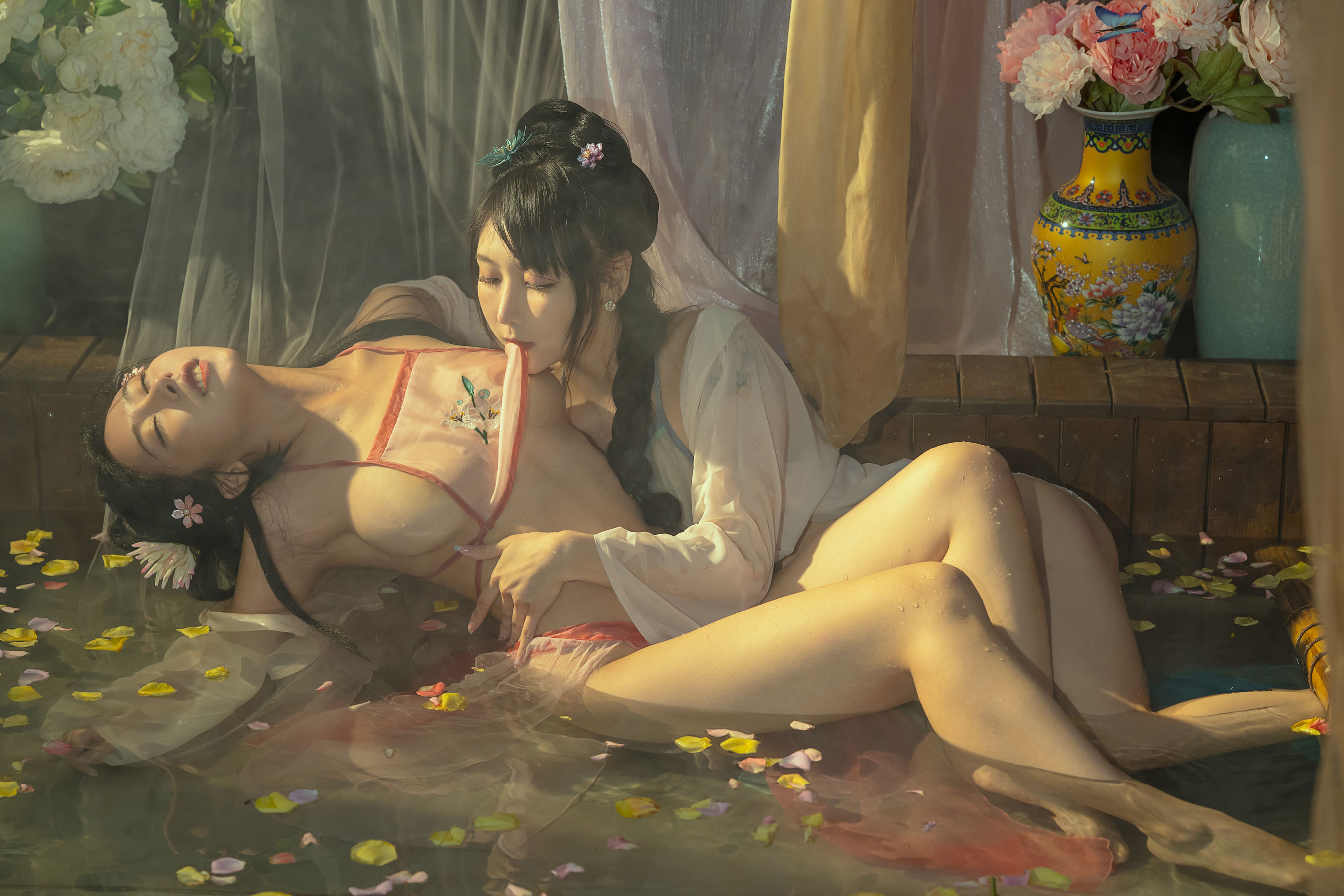 [福利COS] 云溪溪 - 奶桃 水池