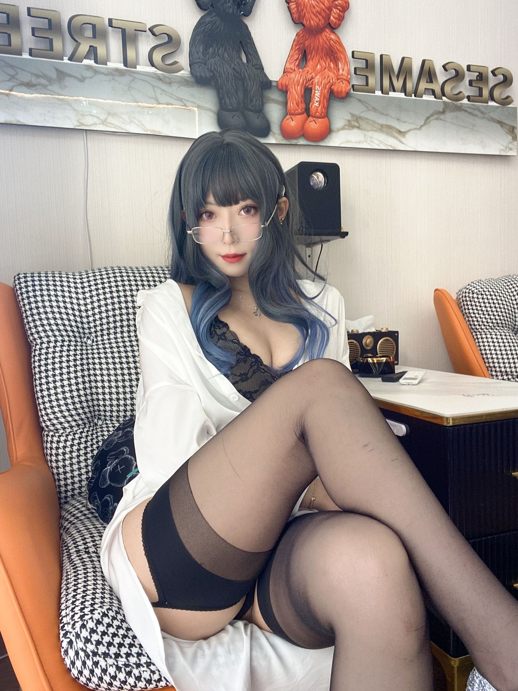 [福利COS] 动漫博主Money冷冷 - 白衬衫