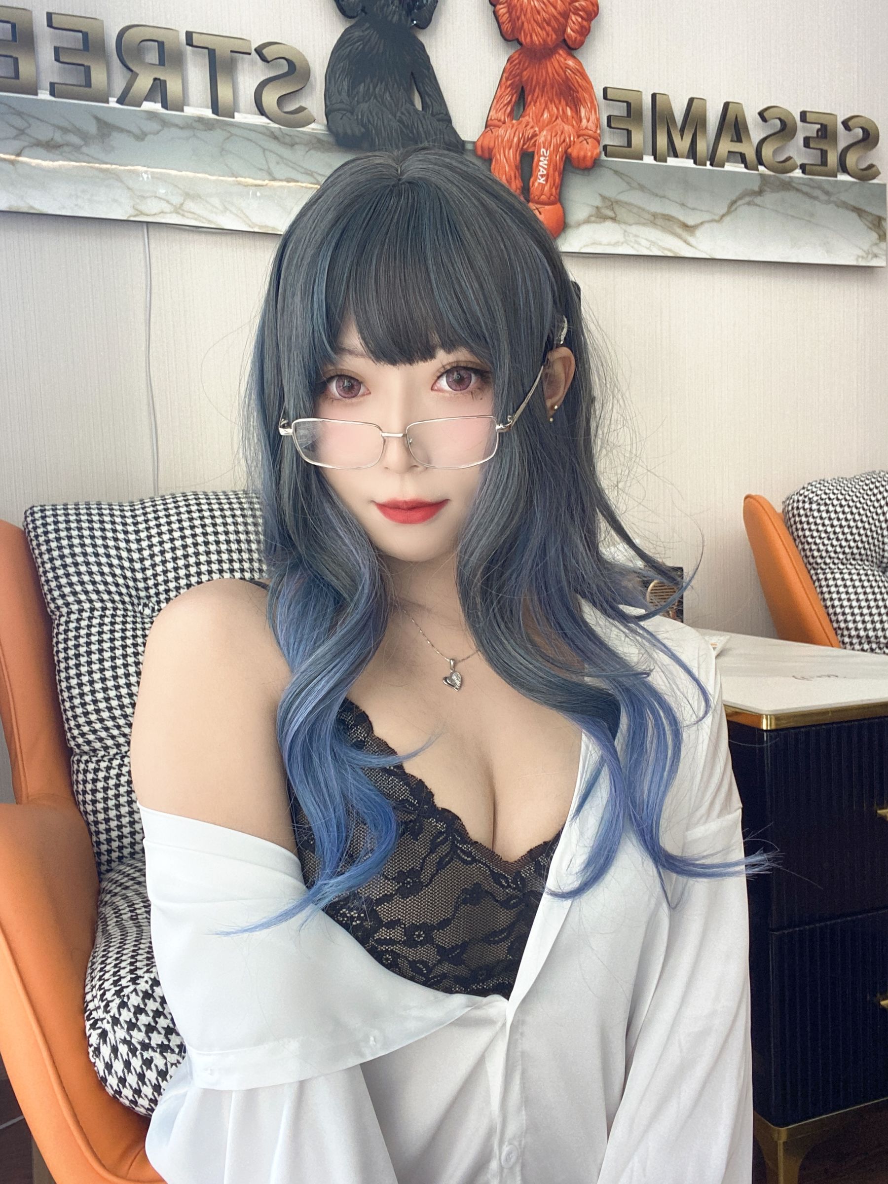 [福利COS] 动漫博主Money冷冷 - 白衬衫