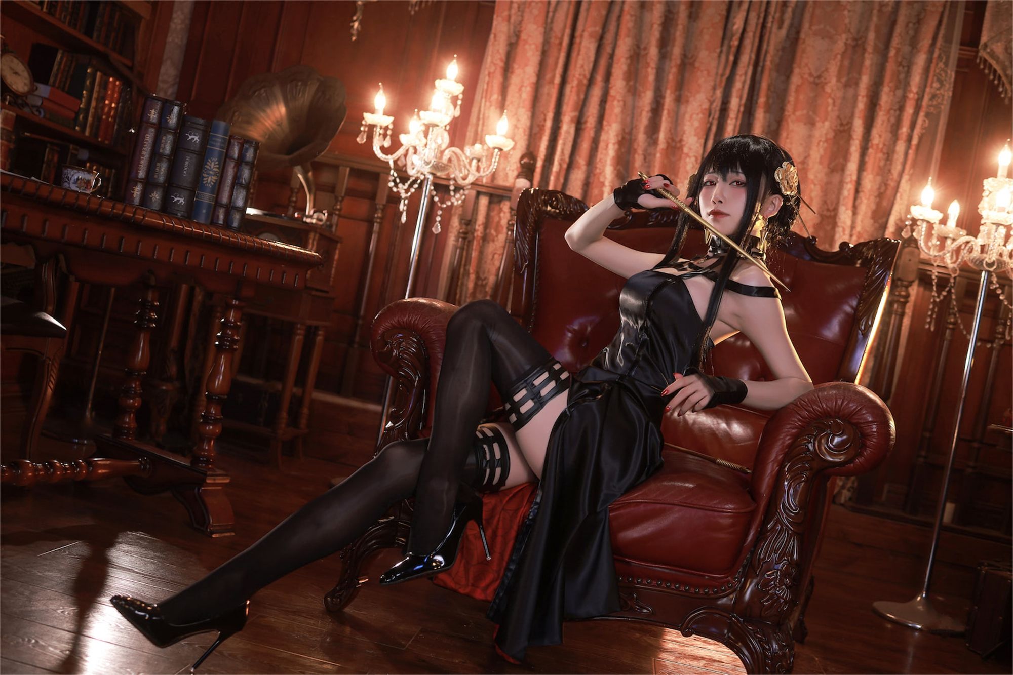 [福利COS] 动漫博主水淼aqua - 约尔 黑礼服