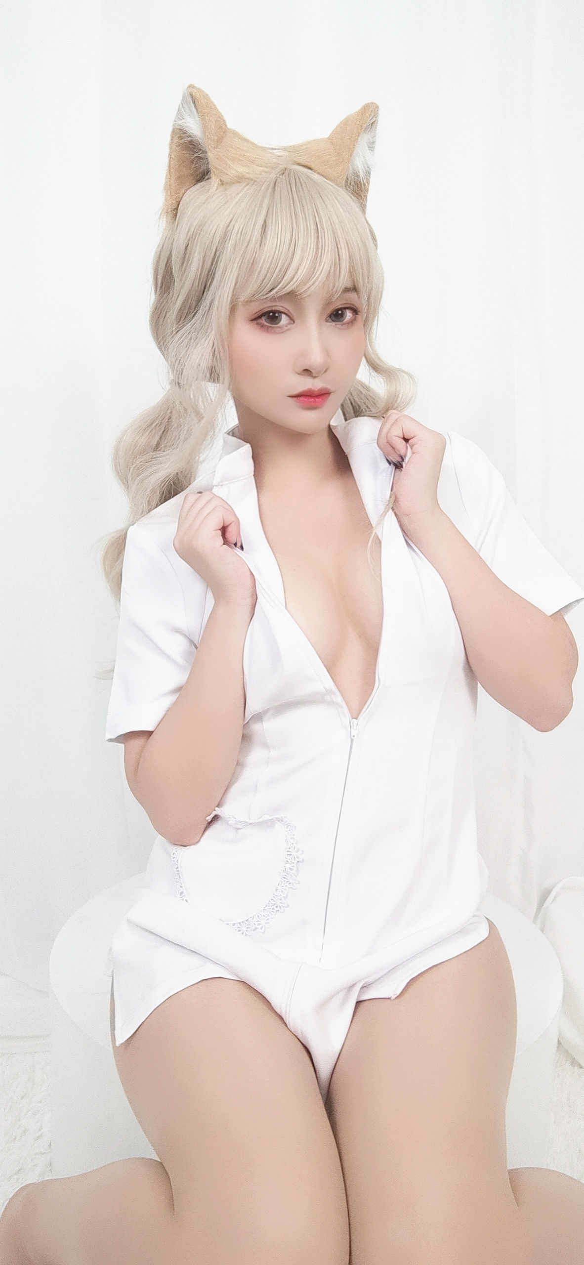[福利COS] 动漫博主洛璃LoLiSAMA - 橘猫护士