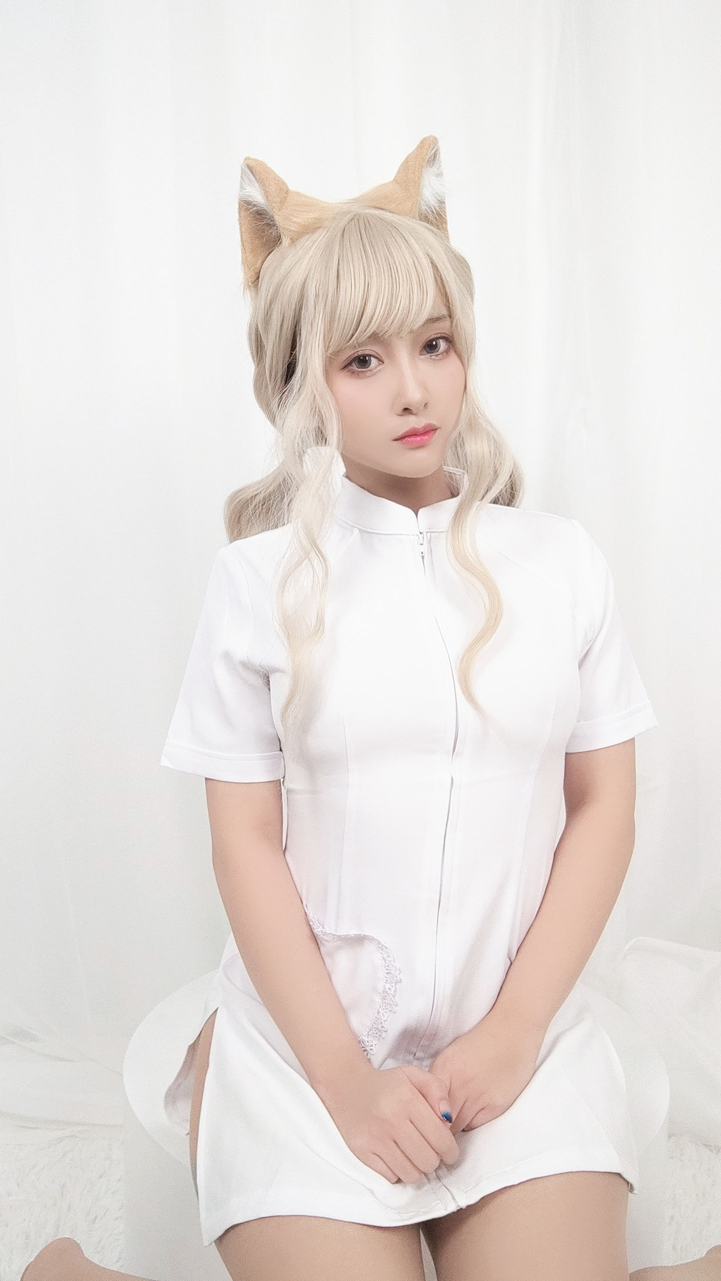 [福利COS] 动漫博主洛璃LoLiSAMA - 橘猫护士