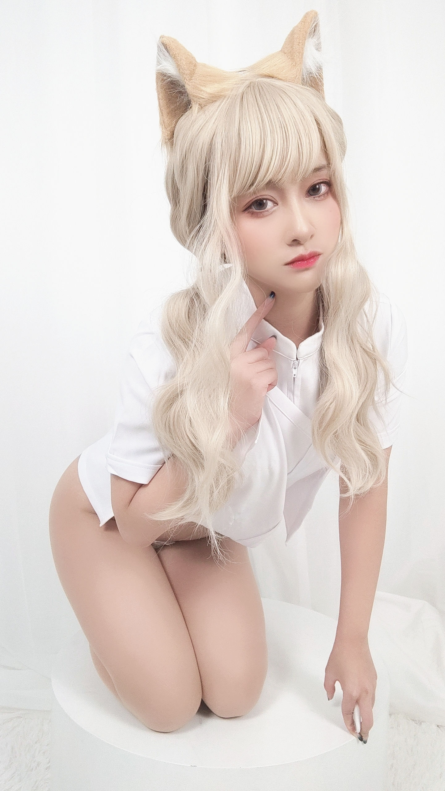 [福利COS] 动漫博主洛璃LoLiSAMA - 橘猫护士