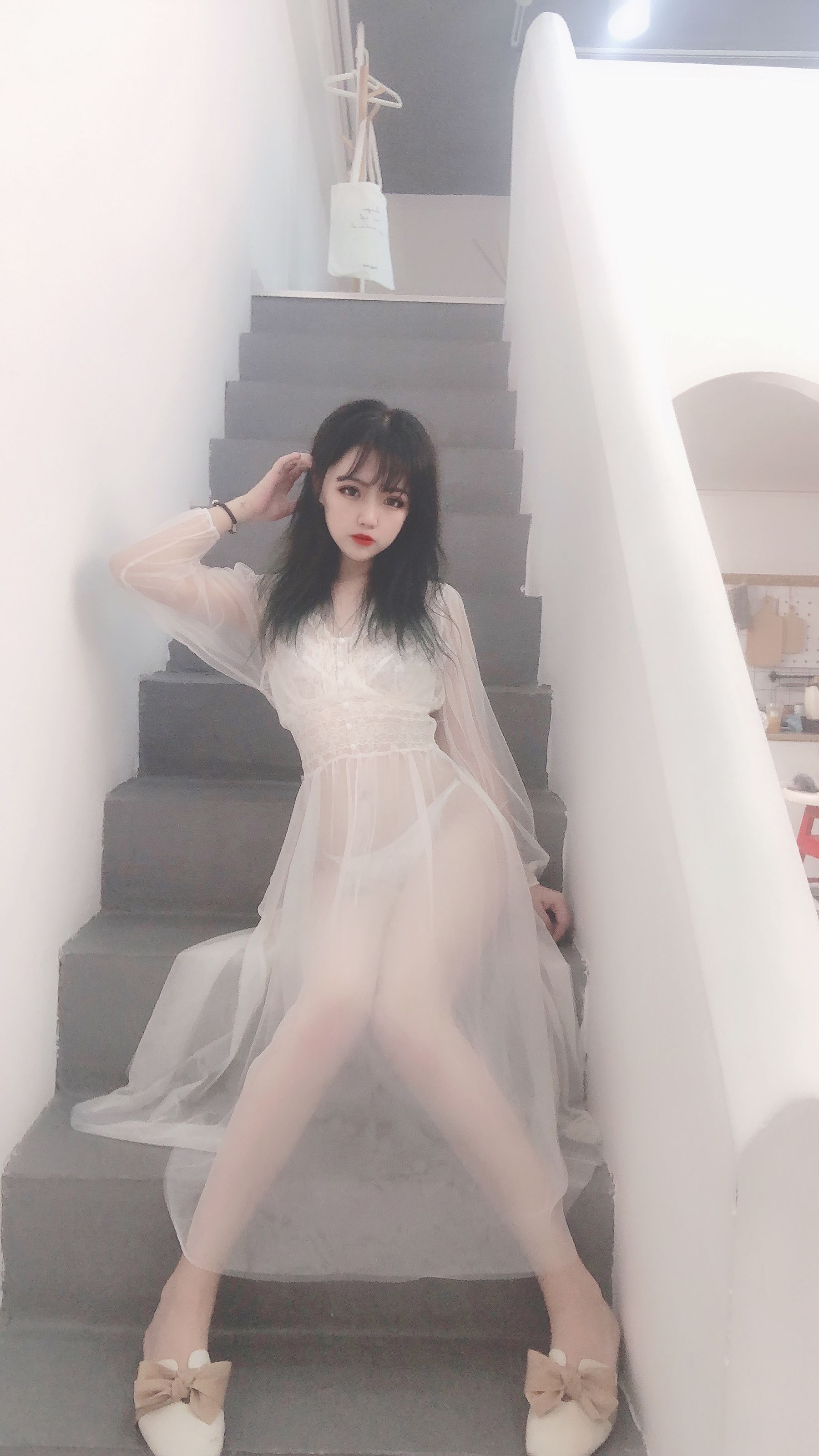 [福利COS] 安妮 - 白色纱裙