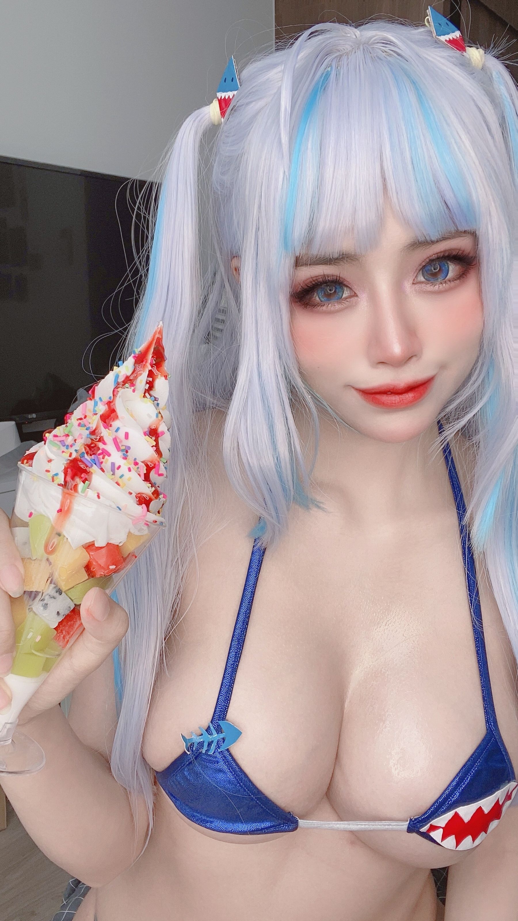 [福利COS] 日本性感萝莉Byoru - Gawr Gura