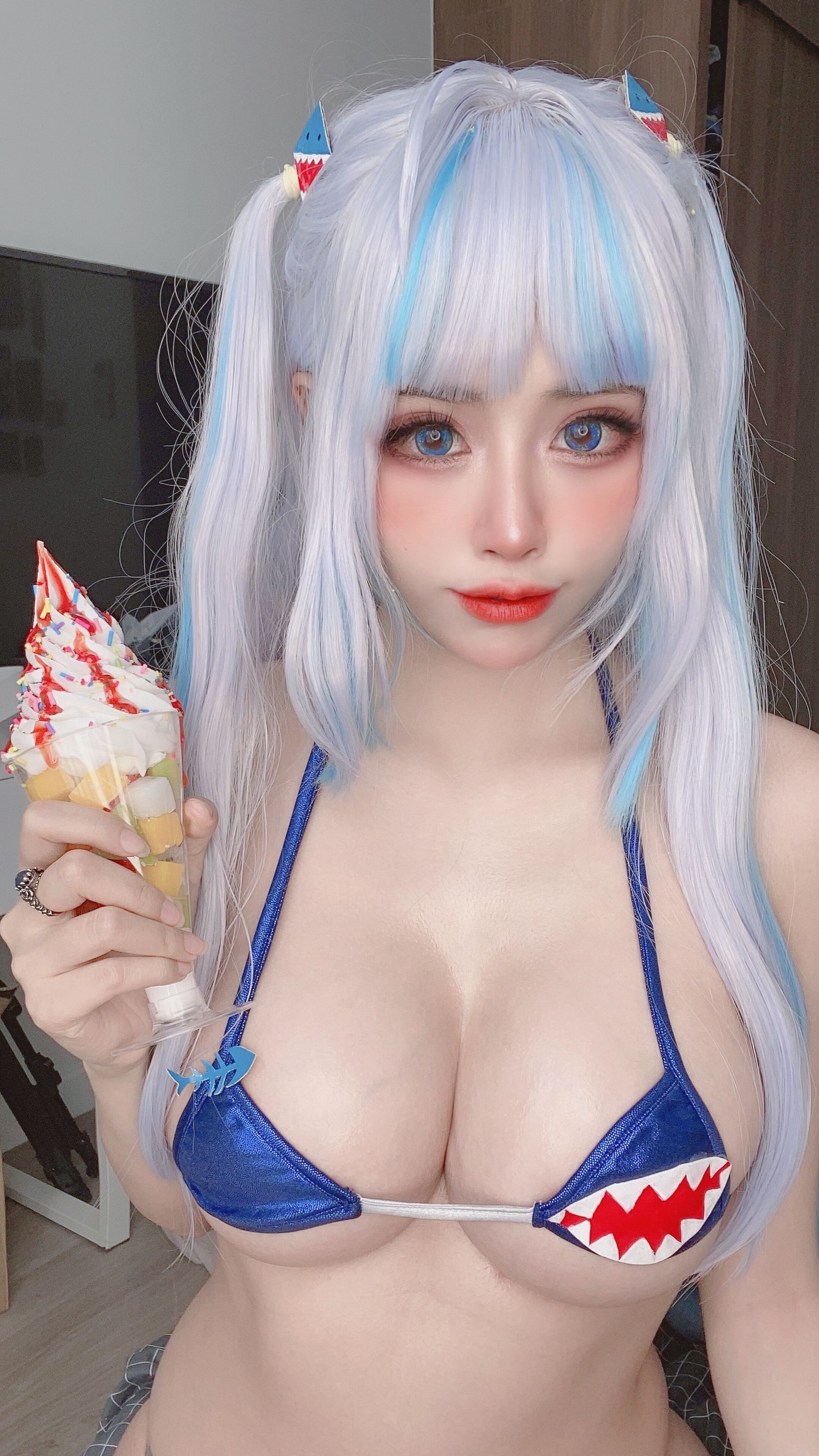 [福利COS] 日本性感萝莉Byoru - Gawr Gura