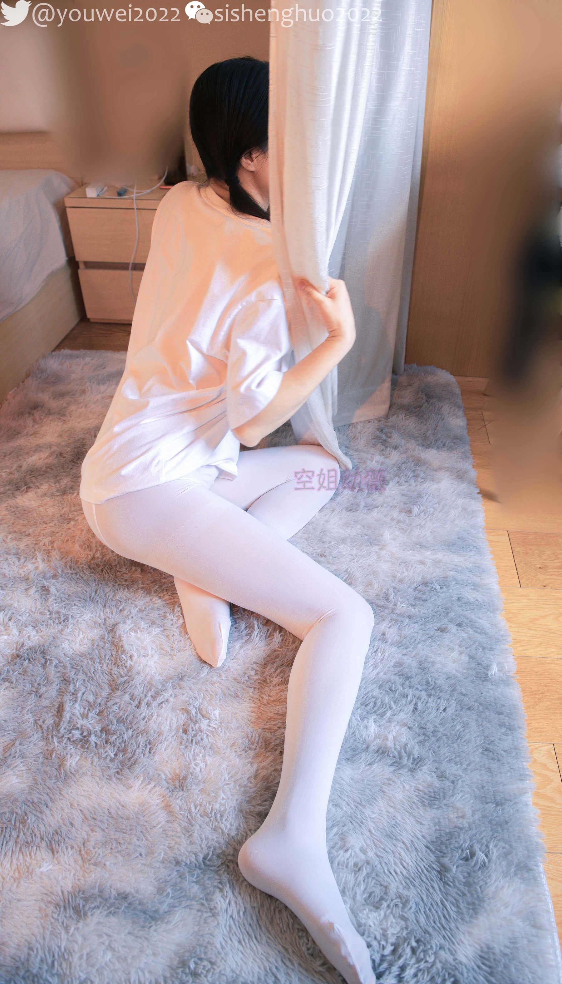 [福利COS] 空姐是幼薇儿呀 - 白丝真空