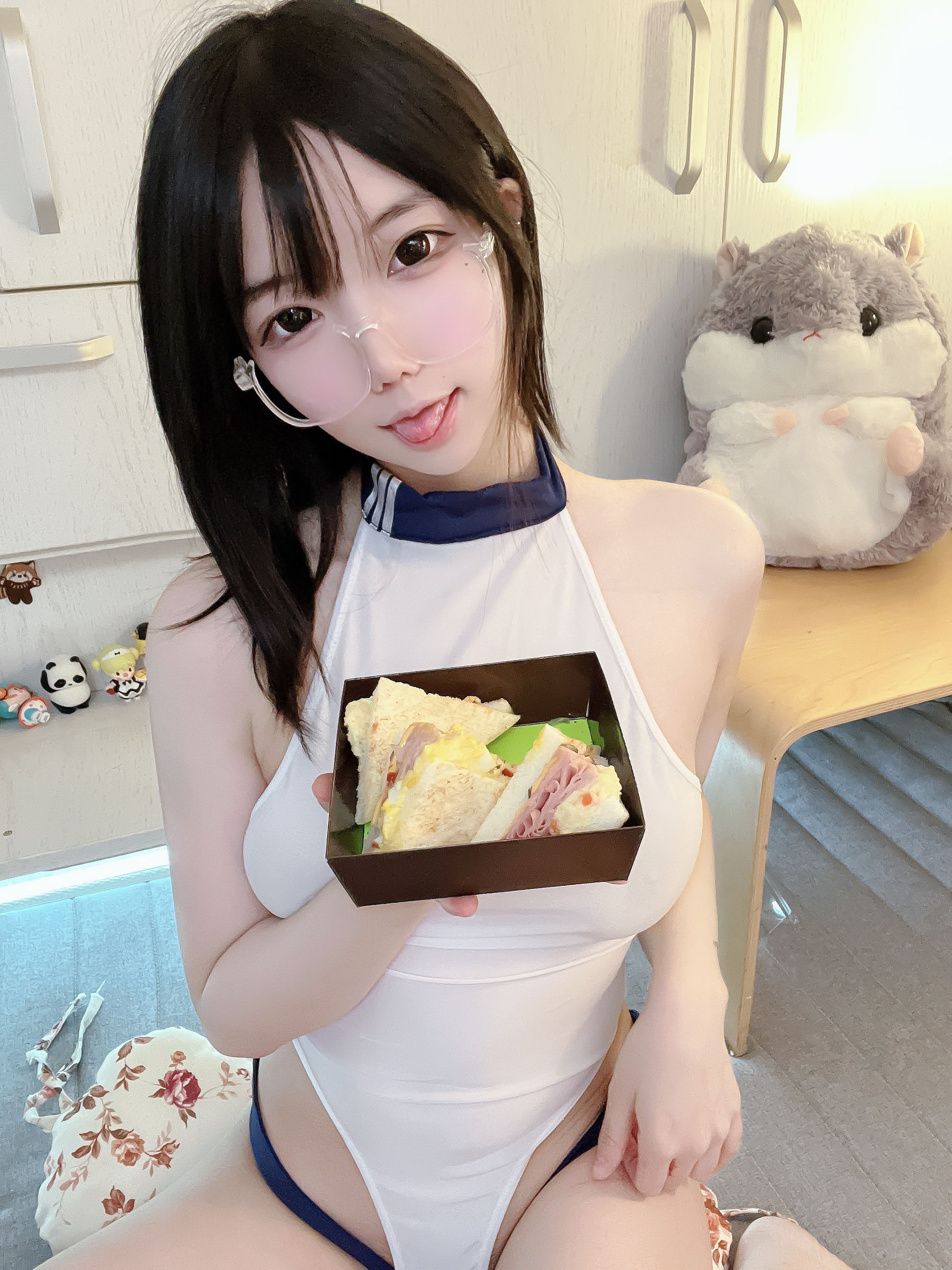 [福利COS] 莉犬酱 - 调教体操服