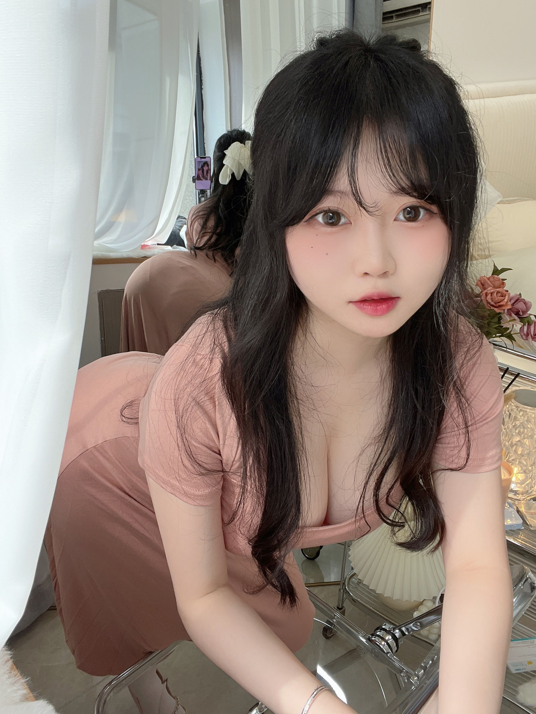 [福利COS] 蜜桃少女是依酱呀 - 人妻
