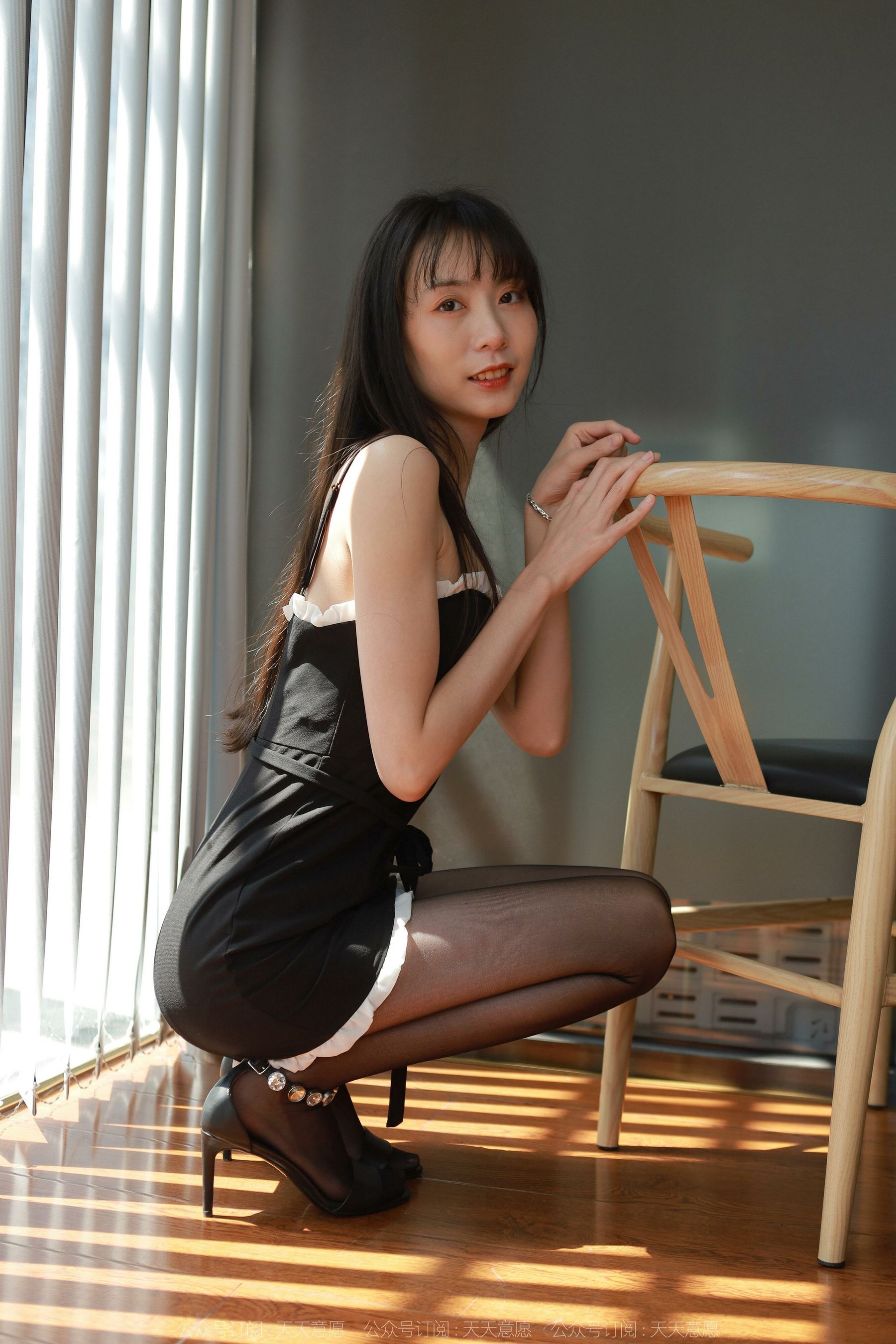 [异思趣向IESS] 模特：团团 《黑丝闪闪》