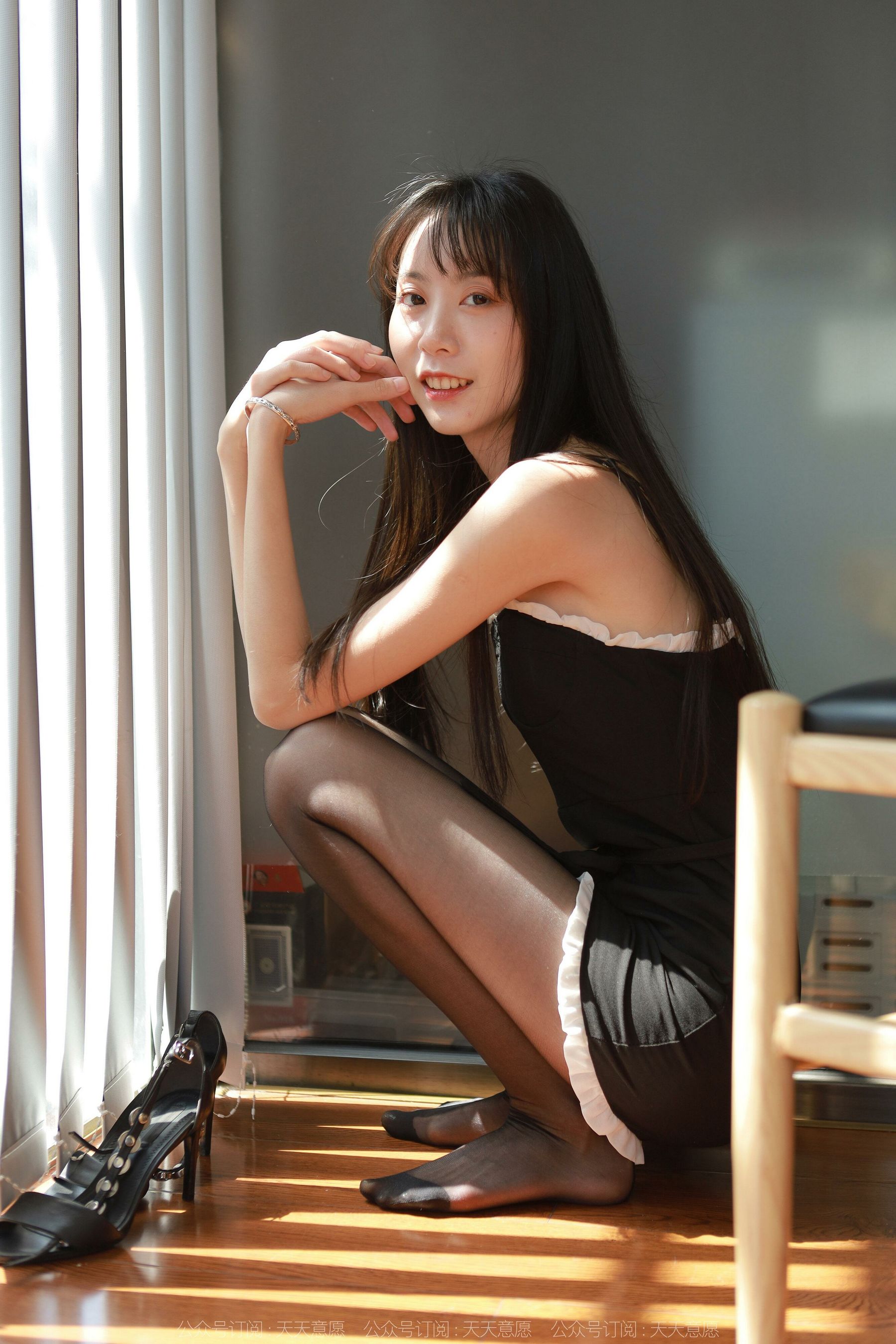 [异思趣向IESS] 模特：团团 《黑丝闪闪》