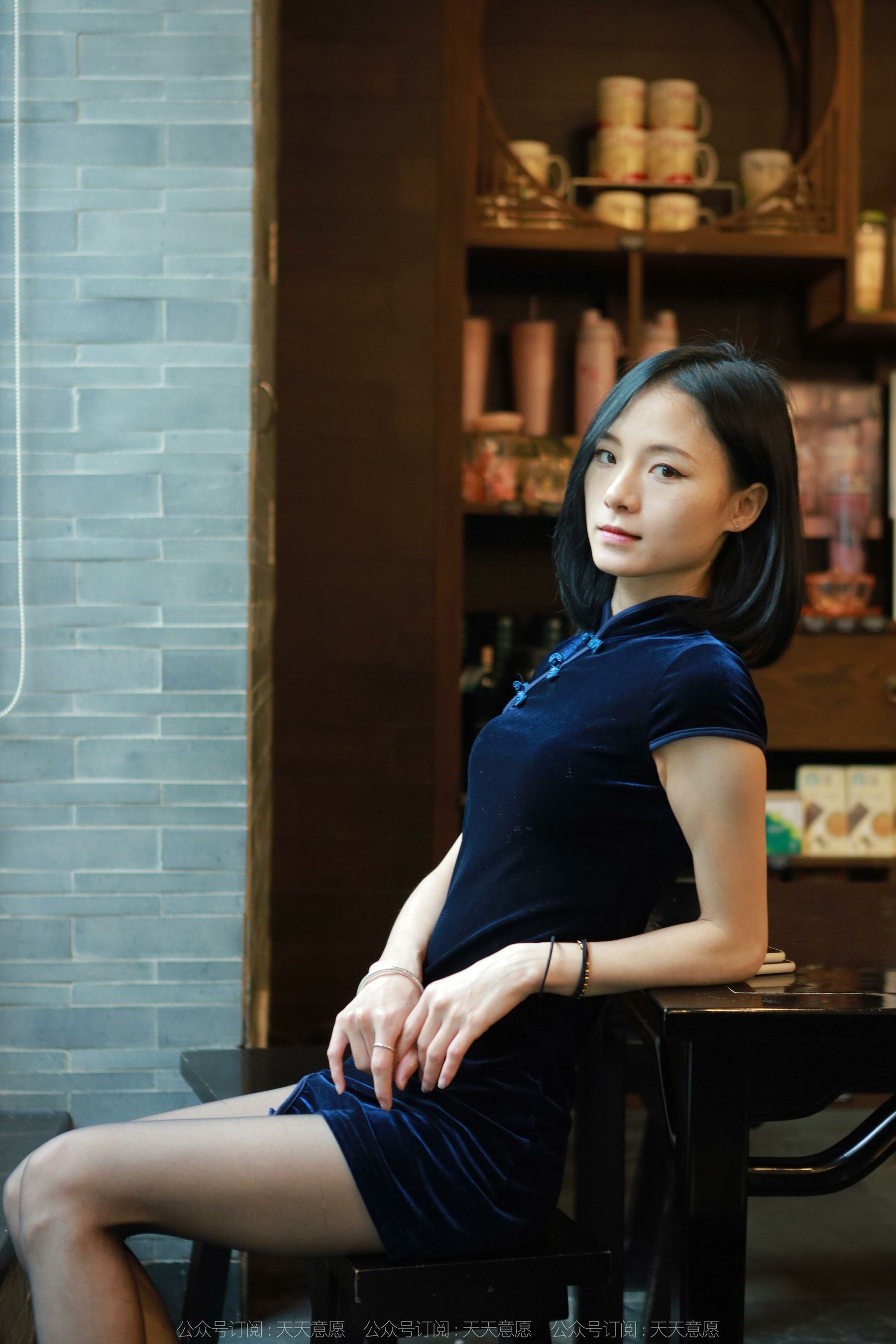 [异思趣向IESS] 模特：小六 《深蓝旗袍》