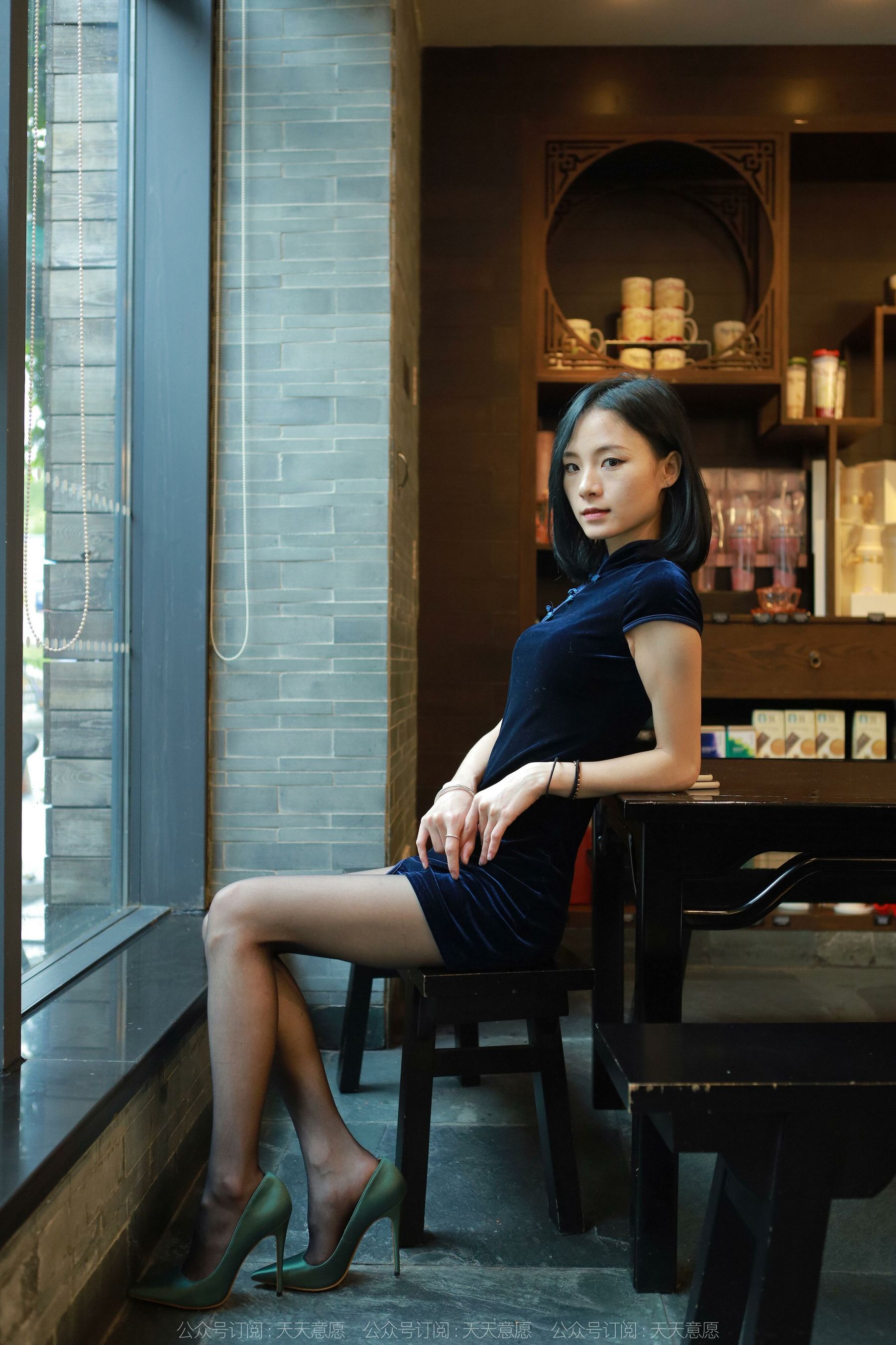 [异思趣向IESS] 模特：小六 《深蓝旗袍》