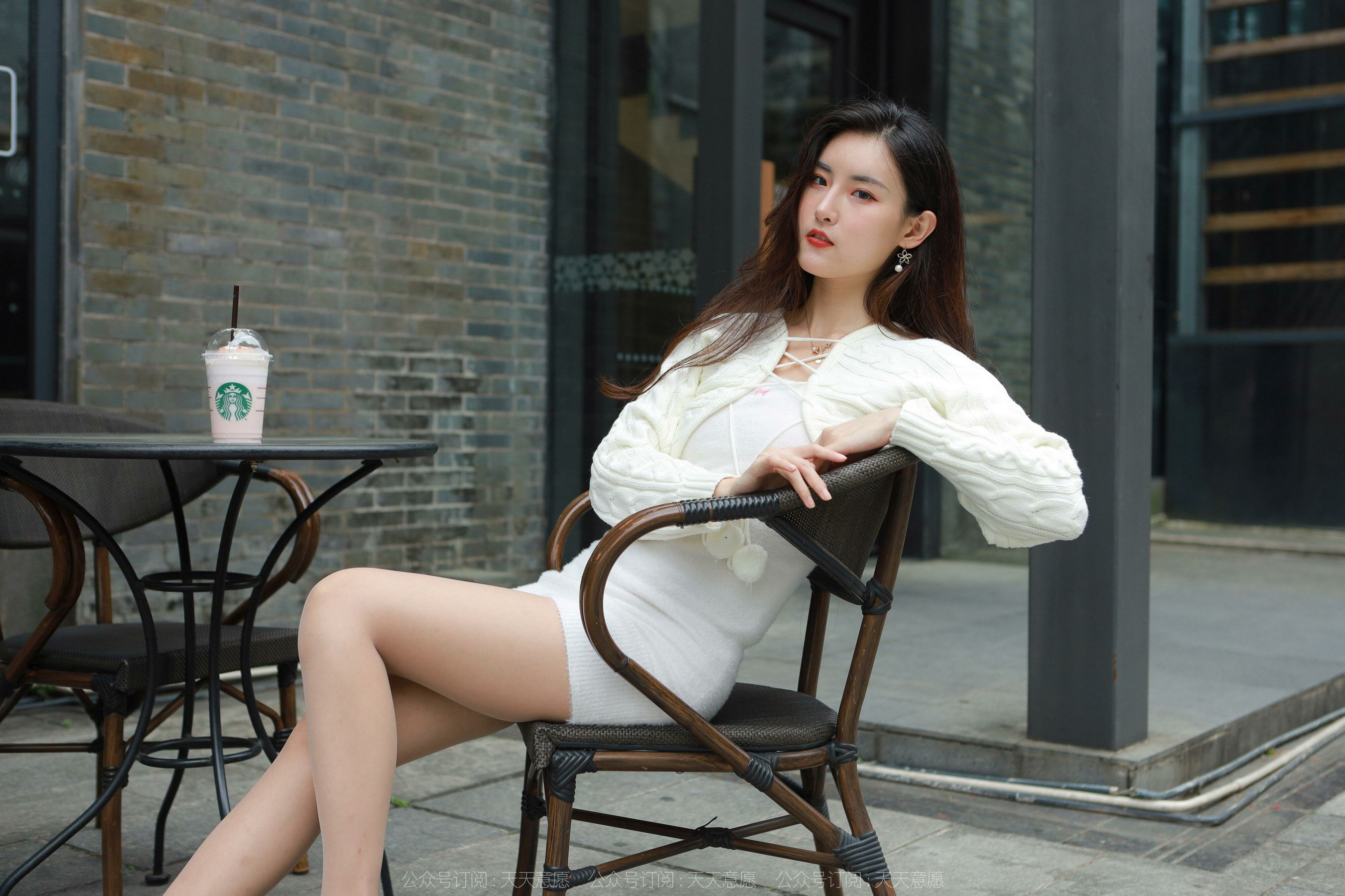 [异思趣向IESS] 模特：小宝 《白色包臀裙》