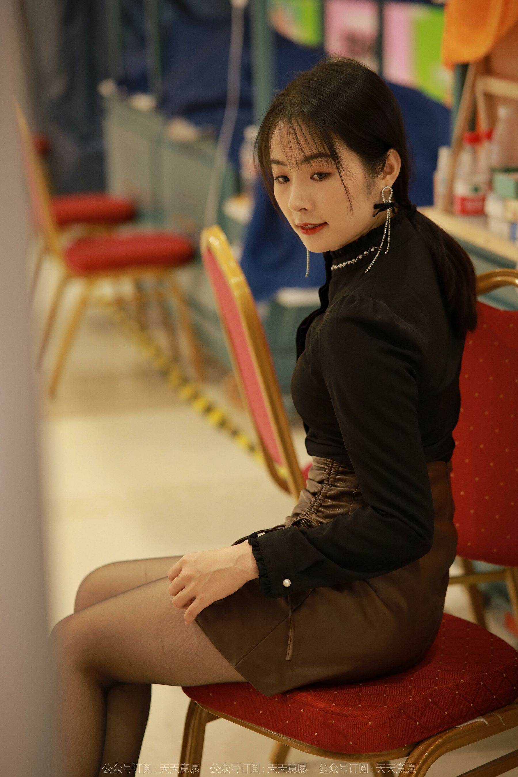 [异思趣向IESS] 模特：小金 《黑丝逛街》