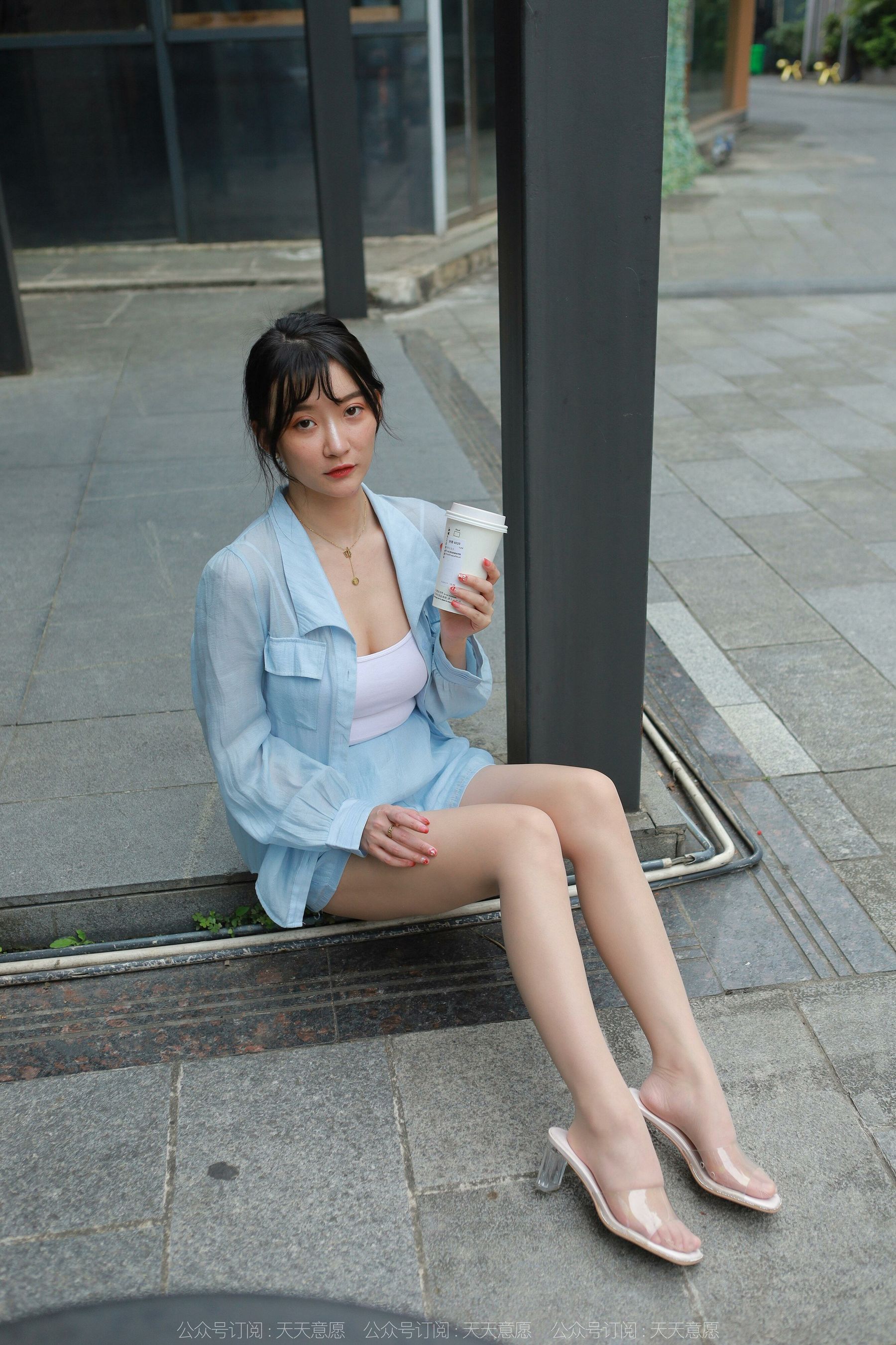 [异思趣向IESS] 模特：秋秋 《蓝色事业线》