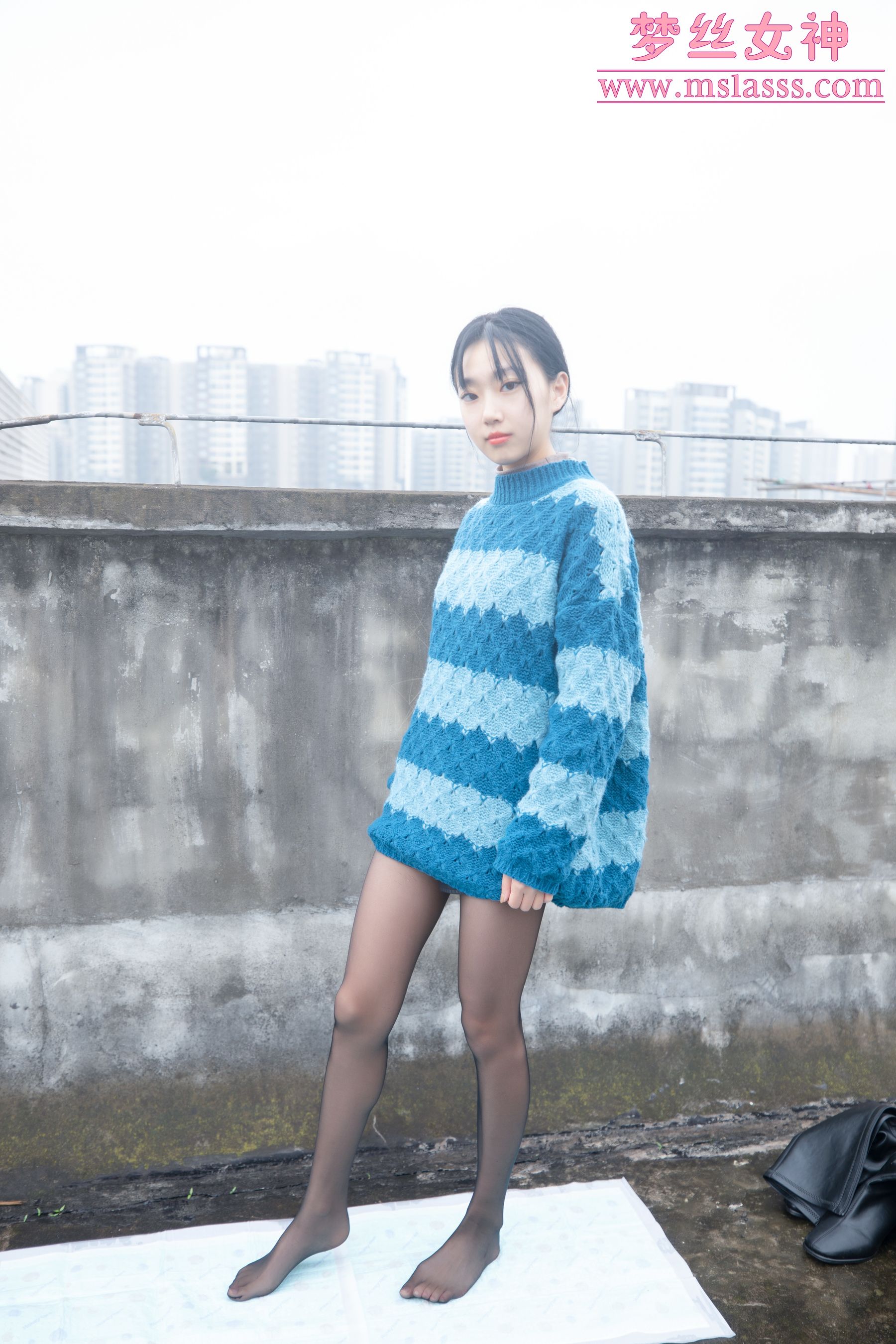 [梦丝女神MSLASS] 凌凌 靴下黑丝BY肉丝