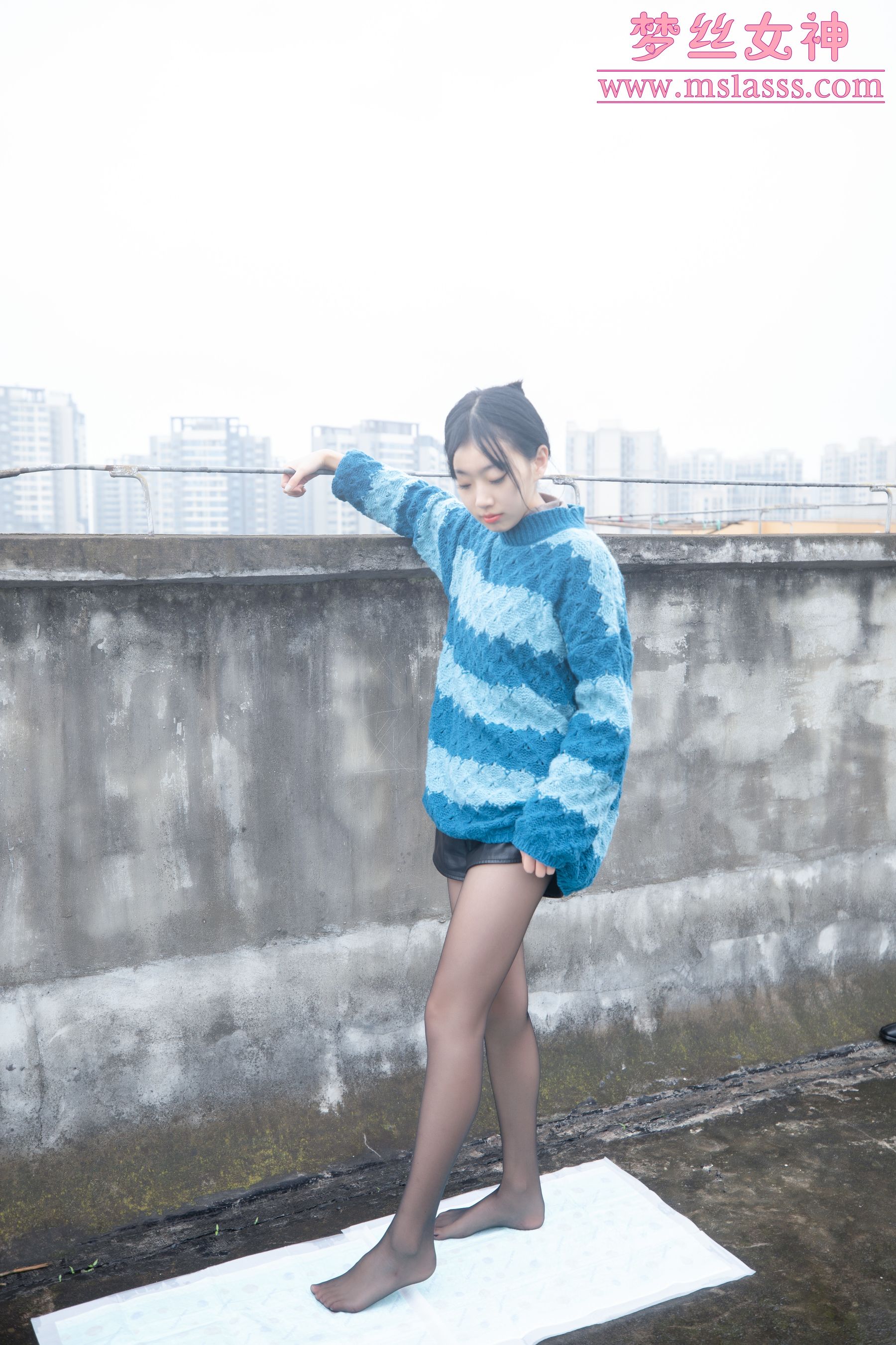 [梦丝女神MSLASS] 凌凌 靴下黑丝BY肉丝