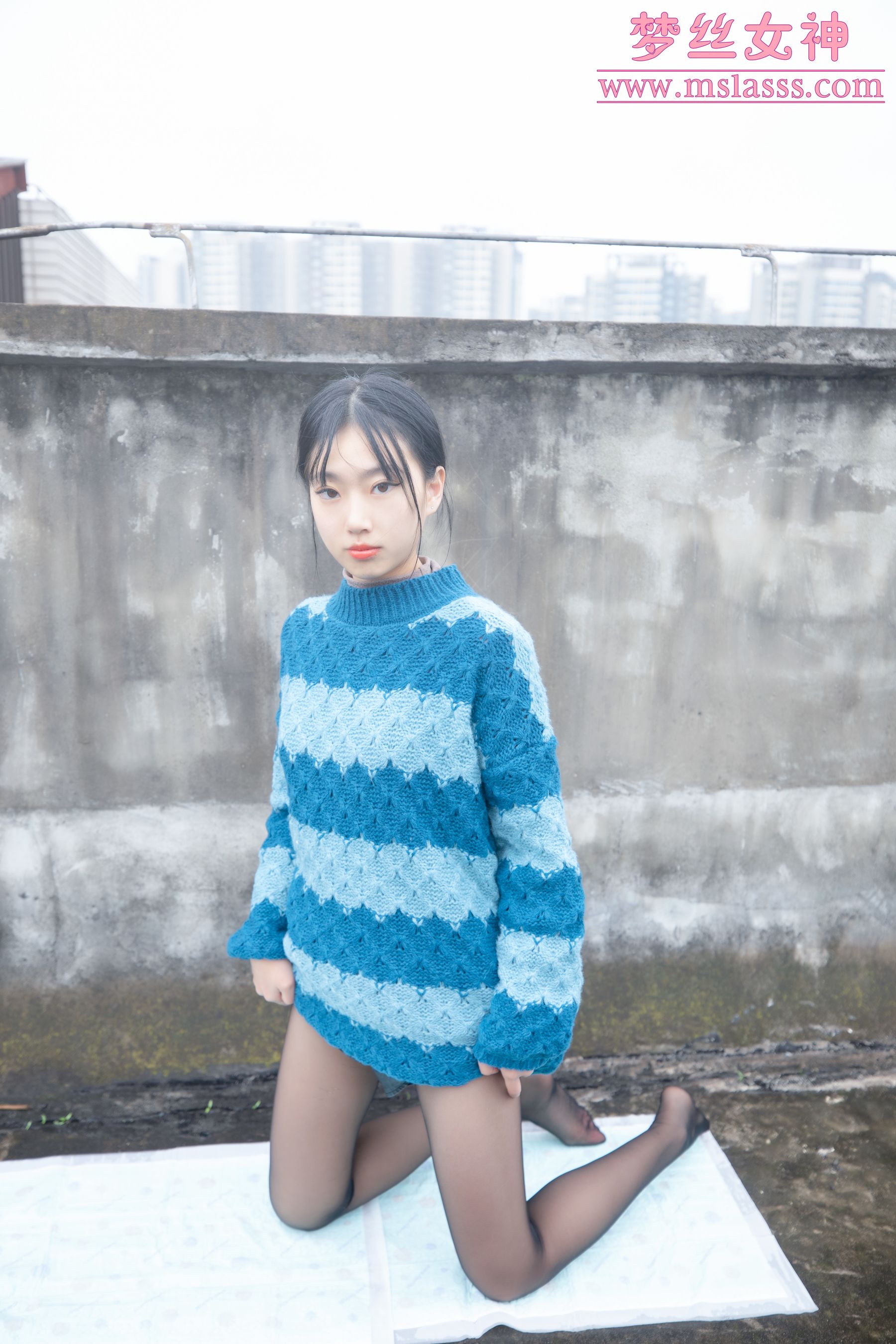 [梦丝女神MSLASS] 凌凌 靴下黑丝BY肉丝