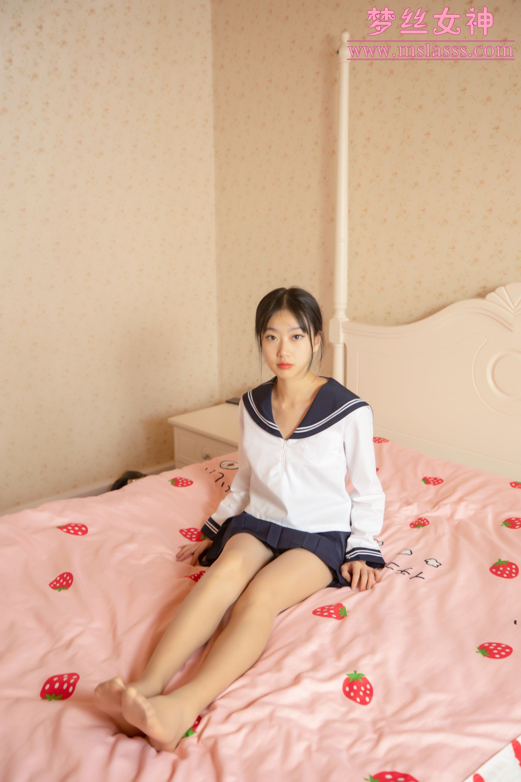 [梦丝女神MSLASS] 凌凌 靴下黑丝BY肉丝