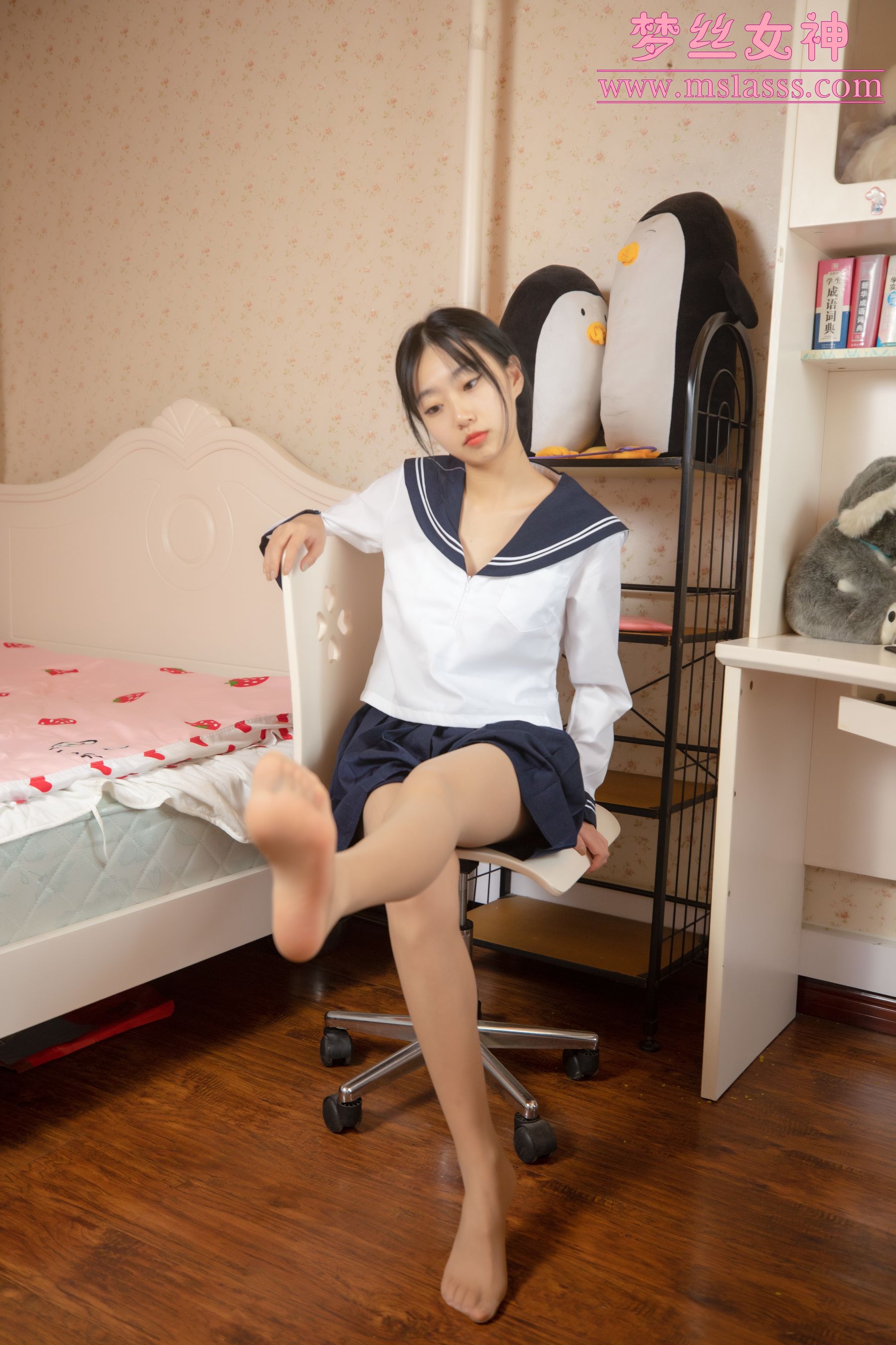 [梦丝女神MSLASS] 凌凌 靴下黑丝BY肉丝